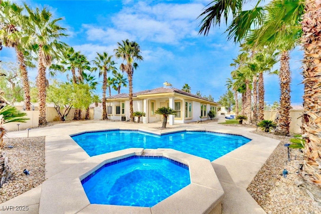 Las Vegas, Nevada, 89117, United States, 4 Bedrooms Bedrooms, ,5 BathroomsBathrooms,Residential,For Sale,2005418
