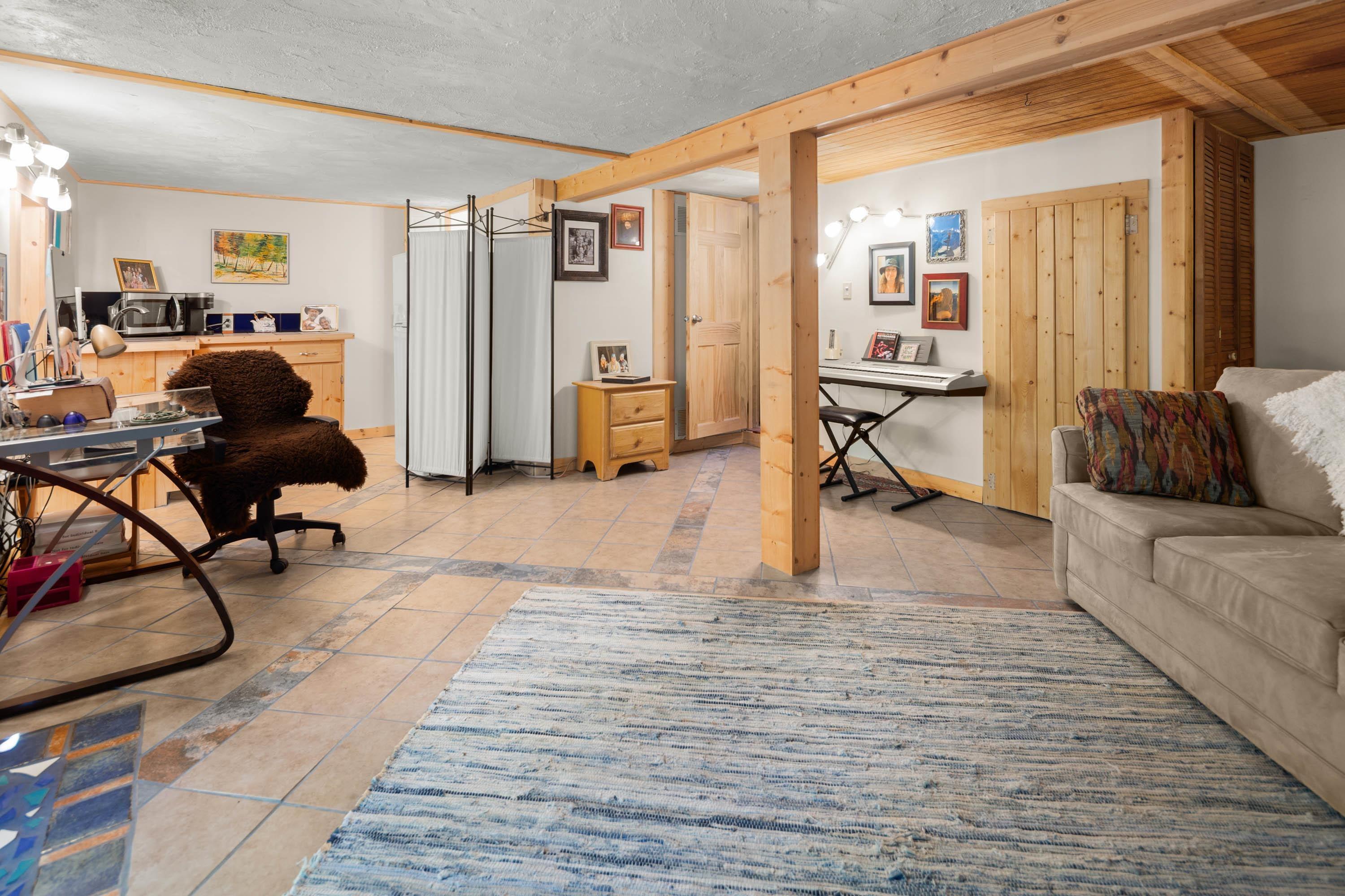 Questa, New Mexico, 87556, United States, 2 Bedrooms Bedrooms, ,3 BathroomsBathrooms,Residential,For Sale,1916841