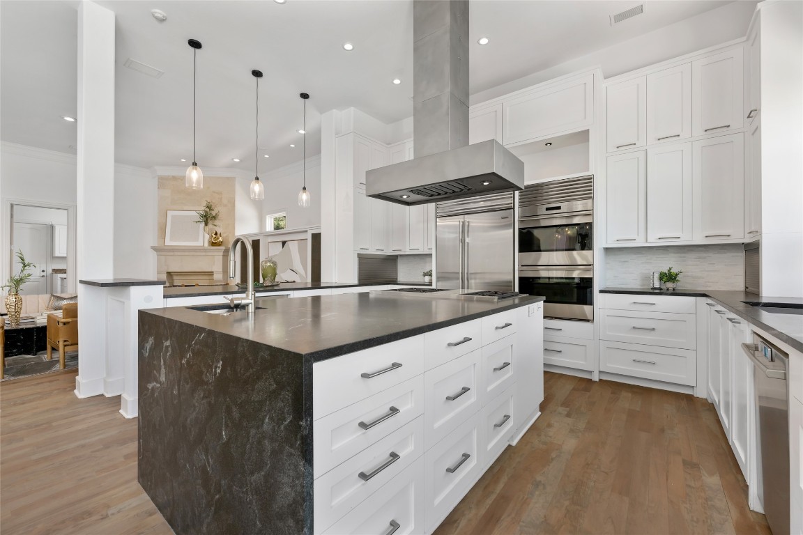 Austin, Texas, 78746, United States, 4 Bedrooms Bedrooms, ,6 BathroomsBathrooms,Residential,For Sale,1838142
