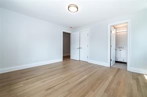 New Rochelle, New York, 10801, United States, 6 Bedrooms Bedrooms, ,5 BathroomsBathrooms,Residential,For Sale,1980613