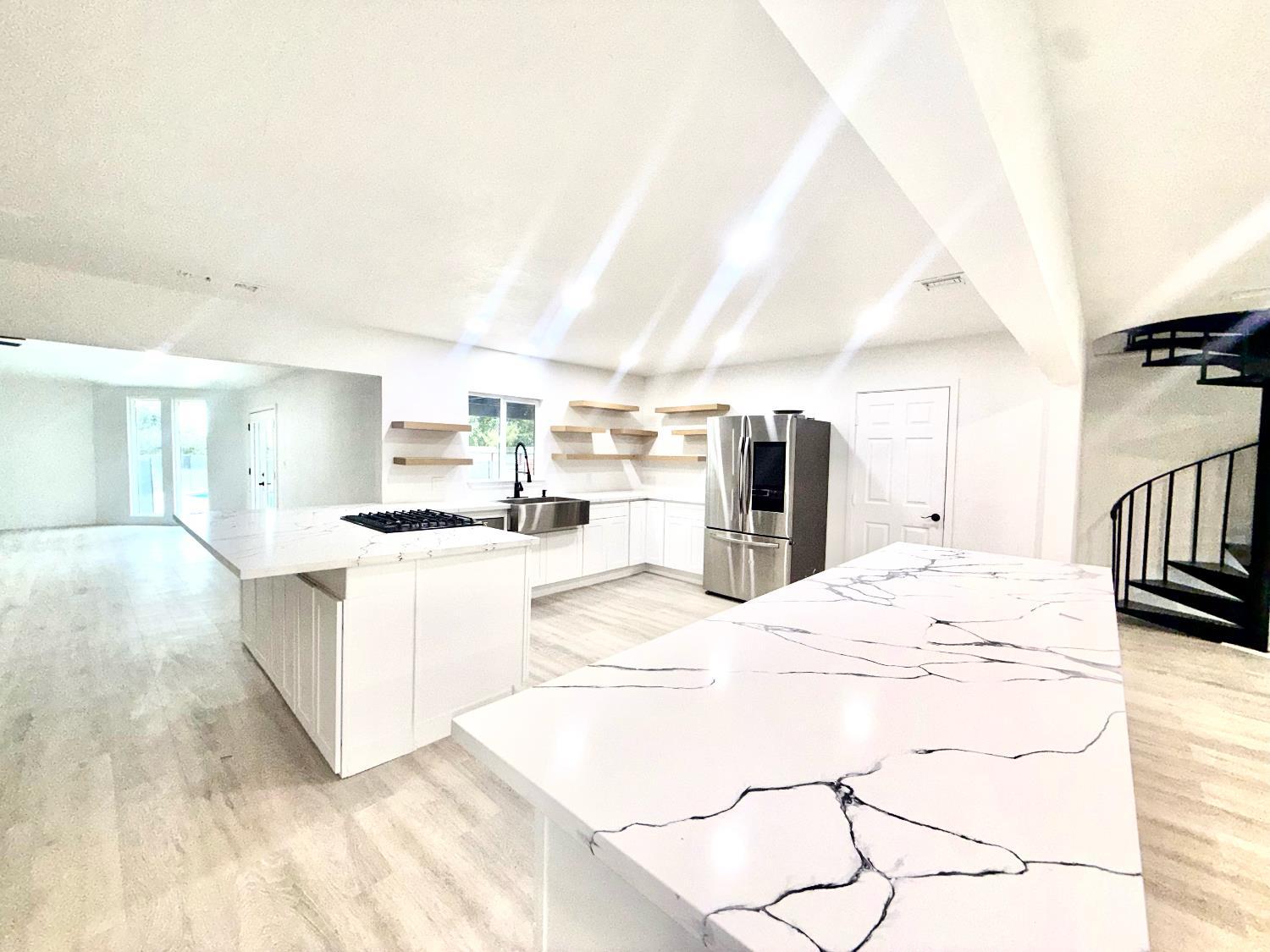 Clovis, California, 93619, United States, 5 Bedrooms Bedrooms, ,5 BathroomsBathrooms,Residential,For Sale,2005312