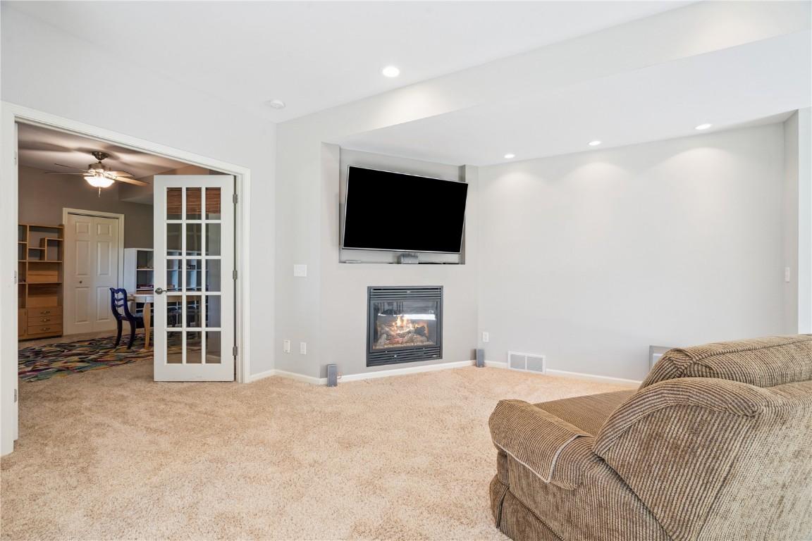 Marion, Iowa, 52302, United States, 5 Bedrooms Bedrooms, ,4 BathroomsBathrooms,Residential,For Sale,1984063