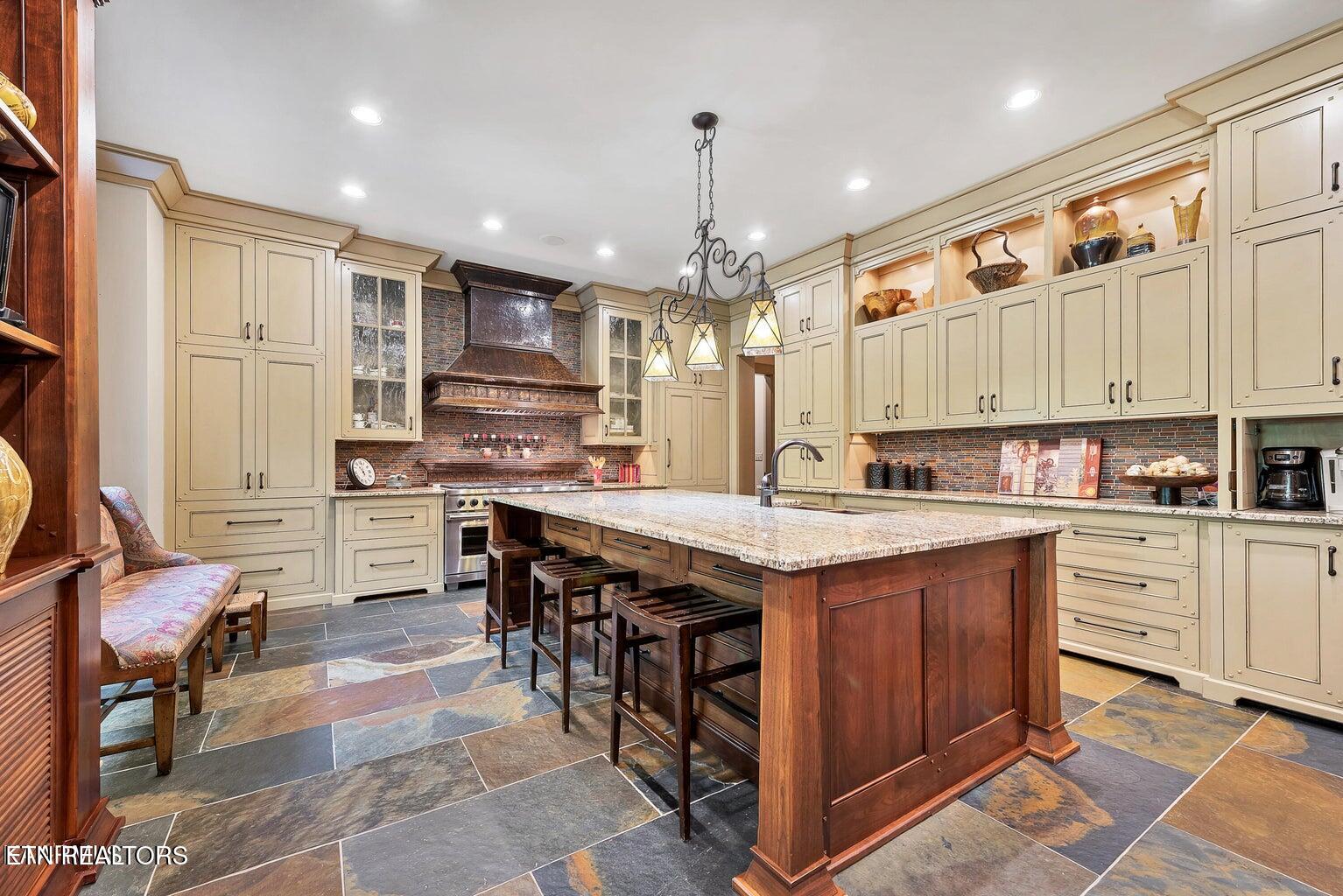 Louisville, Tennessee, 37777, United States, 3 Bedrooms Bedrooms, ,4 BathroomsBathrooms,Residential,For Sale,1821192