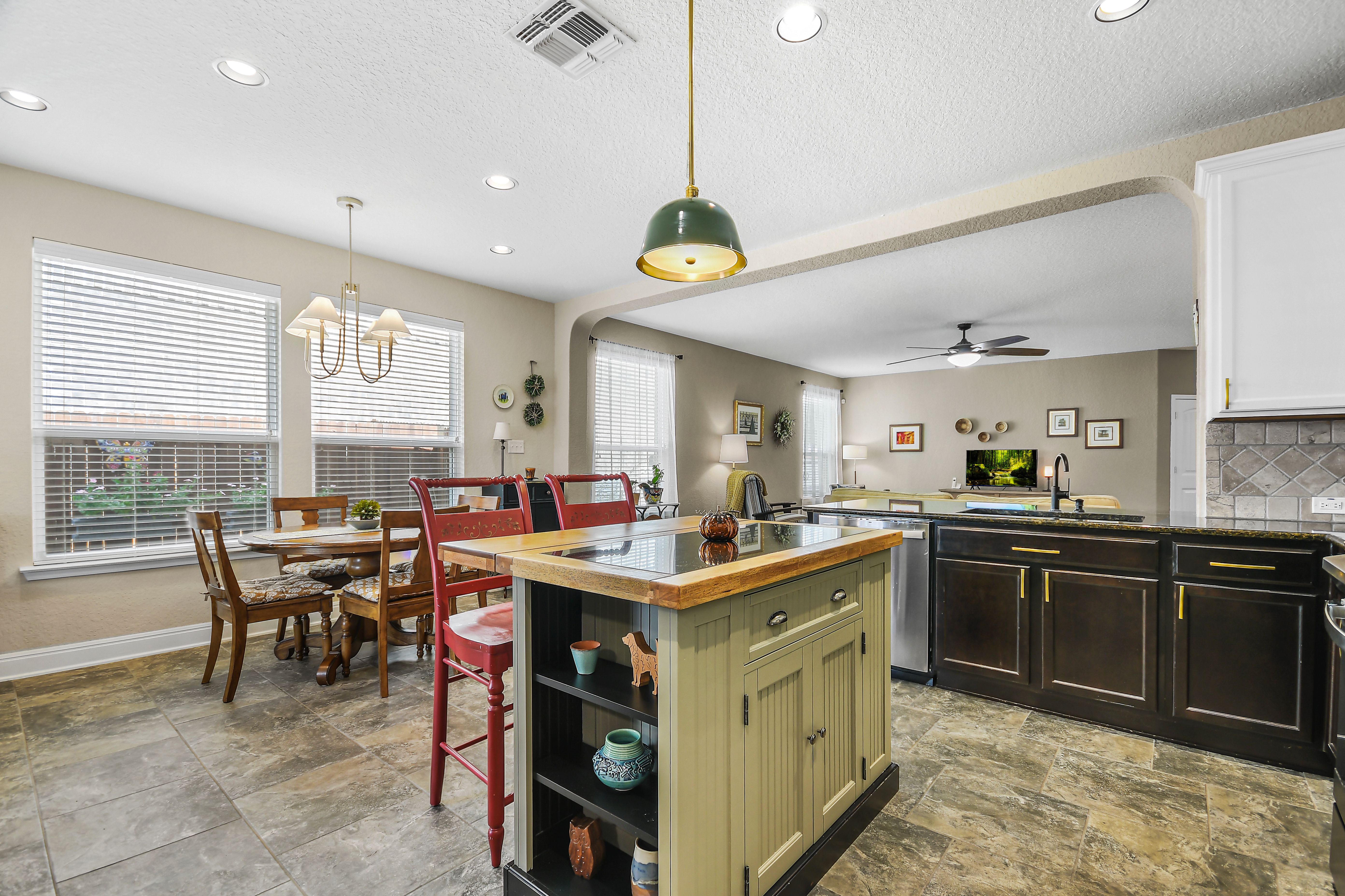  Beautifully Maintained One-Story Retreat in Wortham Oaks - 物件實景