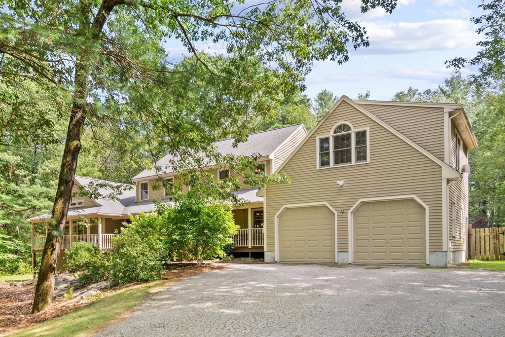 Princeton, Massachusetts, 01541, United States, 4 Bedrooms Bedrooms, ,4 BathroomsBathrooms,Residential,For Sale,2005212