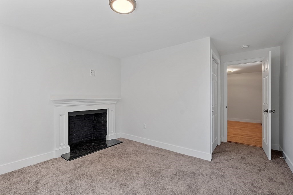 Exeter, New Hampshire, 03833, United States, 4 Bedrooms Bedrooms, ,3 BathroomsBathrooms,Residential,For Sale,1927852