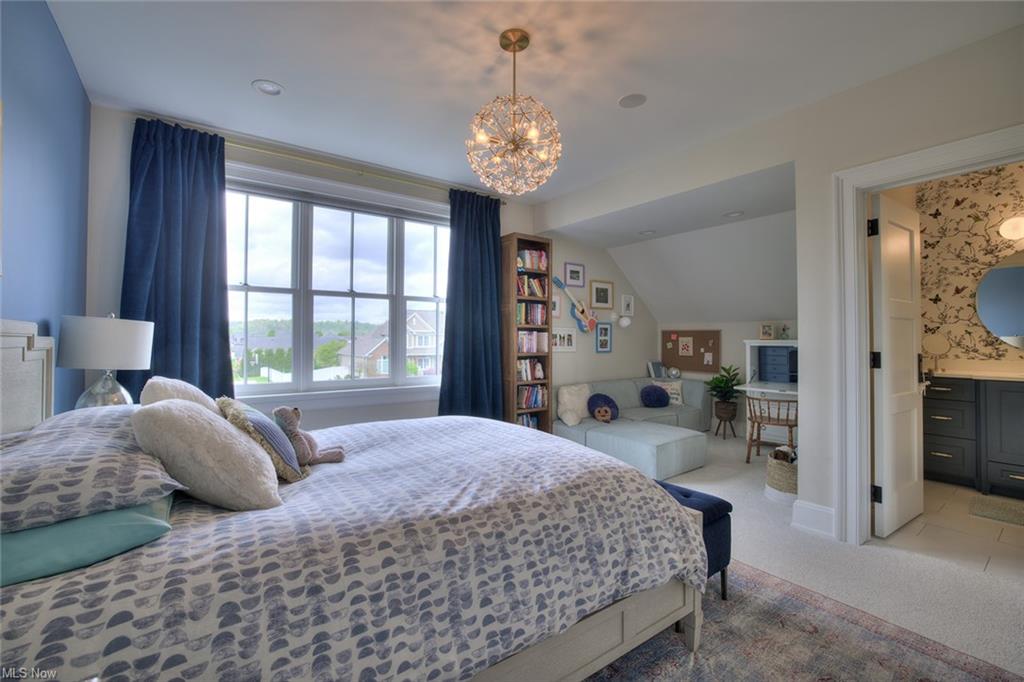 Williamstown, West Virginia, 26187, United States, 5 Bedrooms Bedrooms, ,8 BathroomsBathrooms,Residential,For Sale,1980118