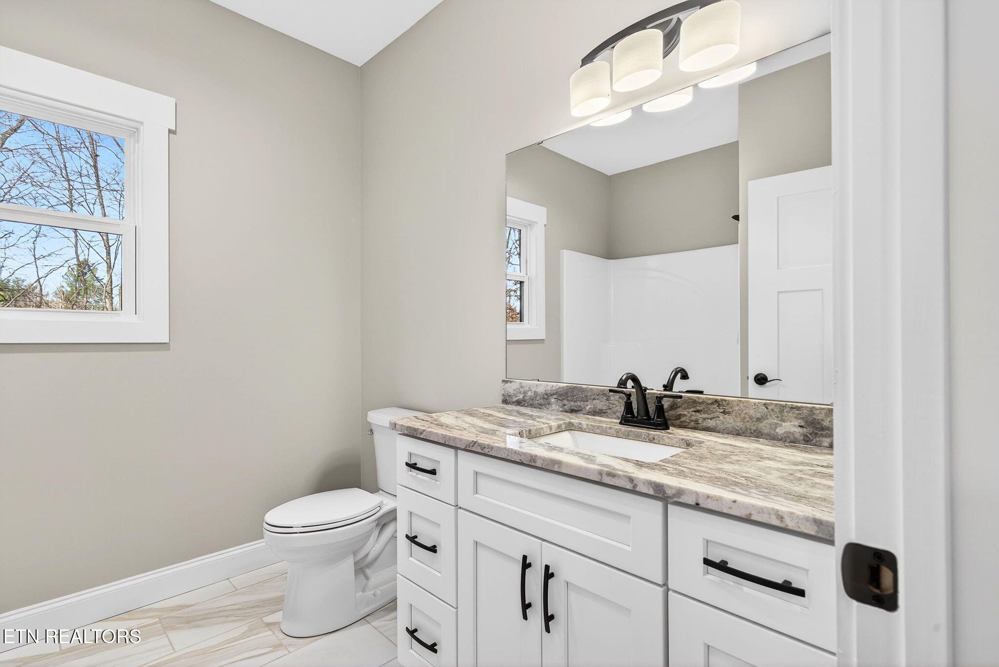 Crossville, Tennessee, 38558, United States, 3 Bedrooms Bedrooms, ,2 BathroomsBathrooms,Residential,For Sale,1989855