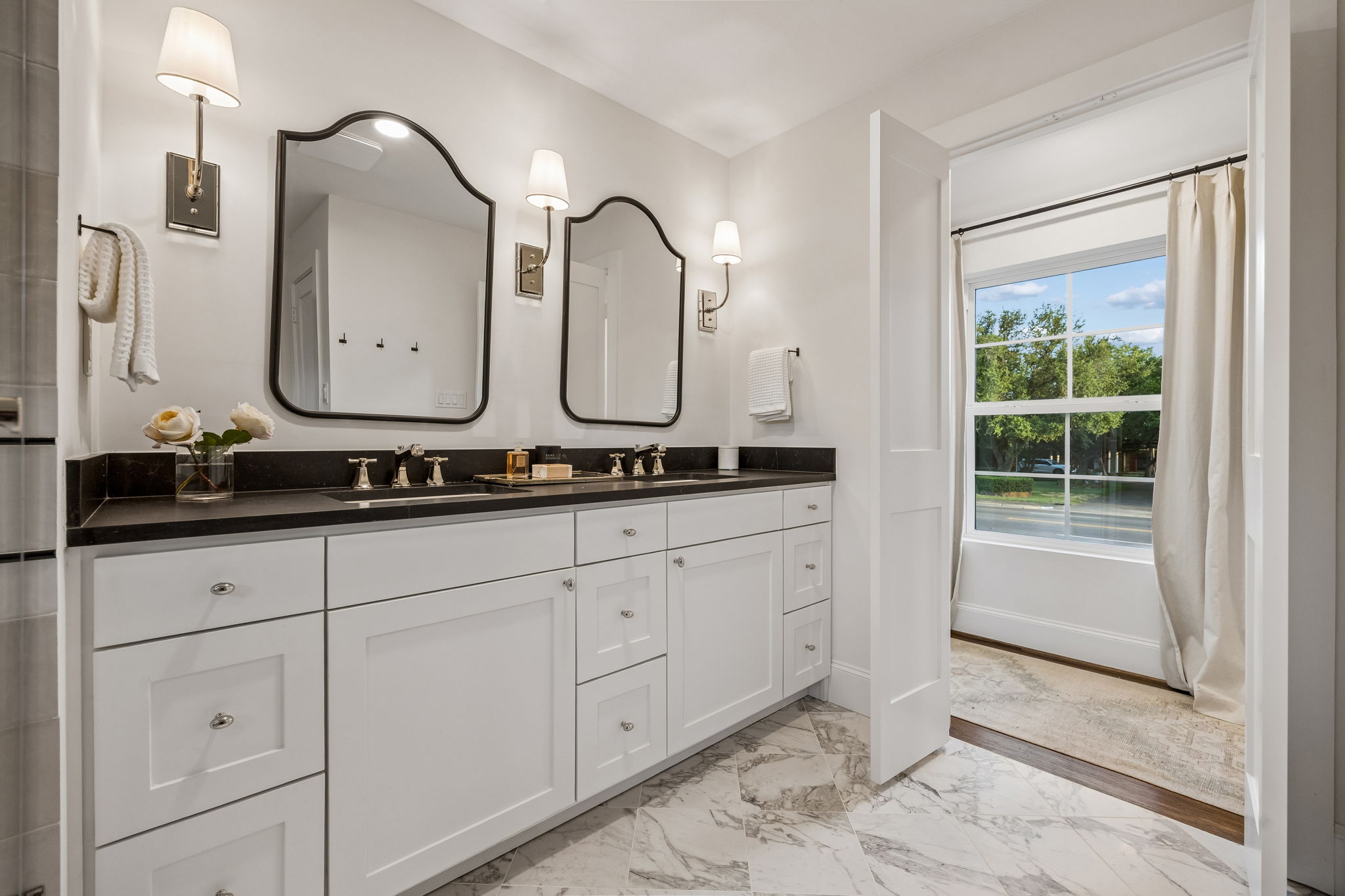  European Elegance Meets Timeless Lakewood Charm - 物件實景