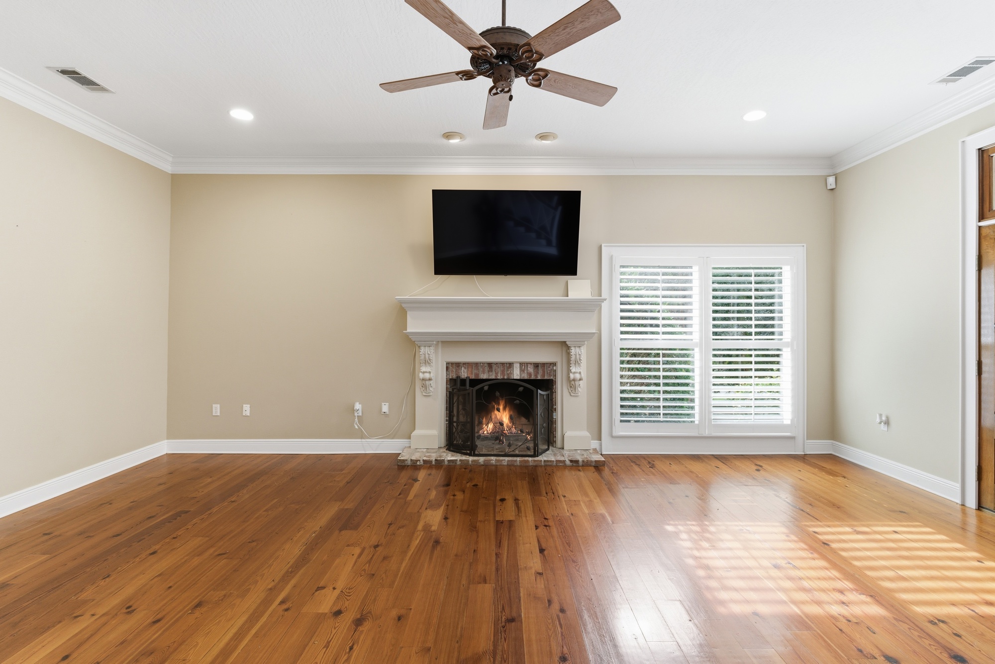 Hattiesburg, Mississippi, 39402, United States, 5 Bedrooms Bedrooms, ,7 BathroomsBathrooms,Residential,For Sale,2005414