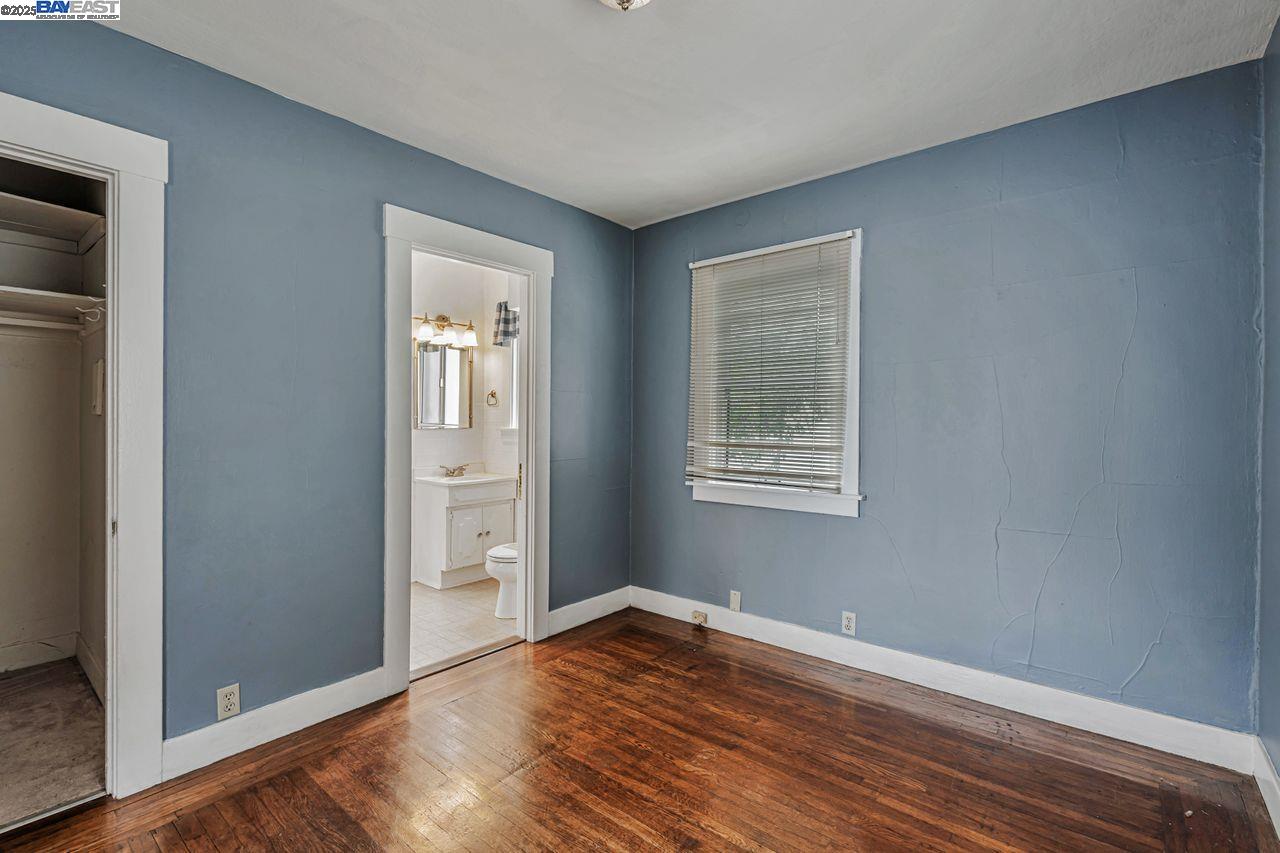 Alameda, California, 94501, United States, 1 Bedroom Bedrooms, ,1 BathroomBathrooms,Residential,For Sale,1917026