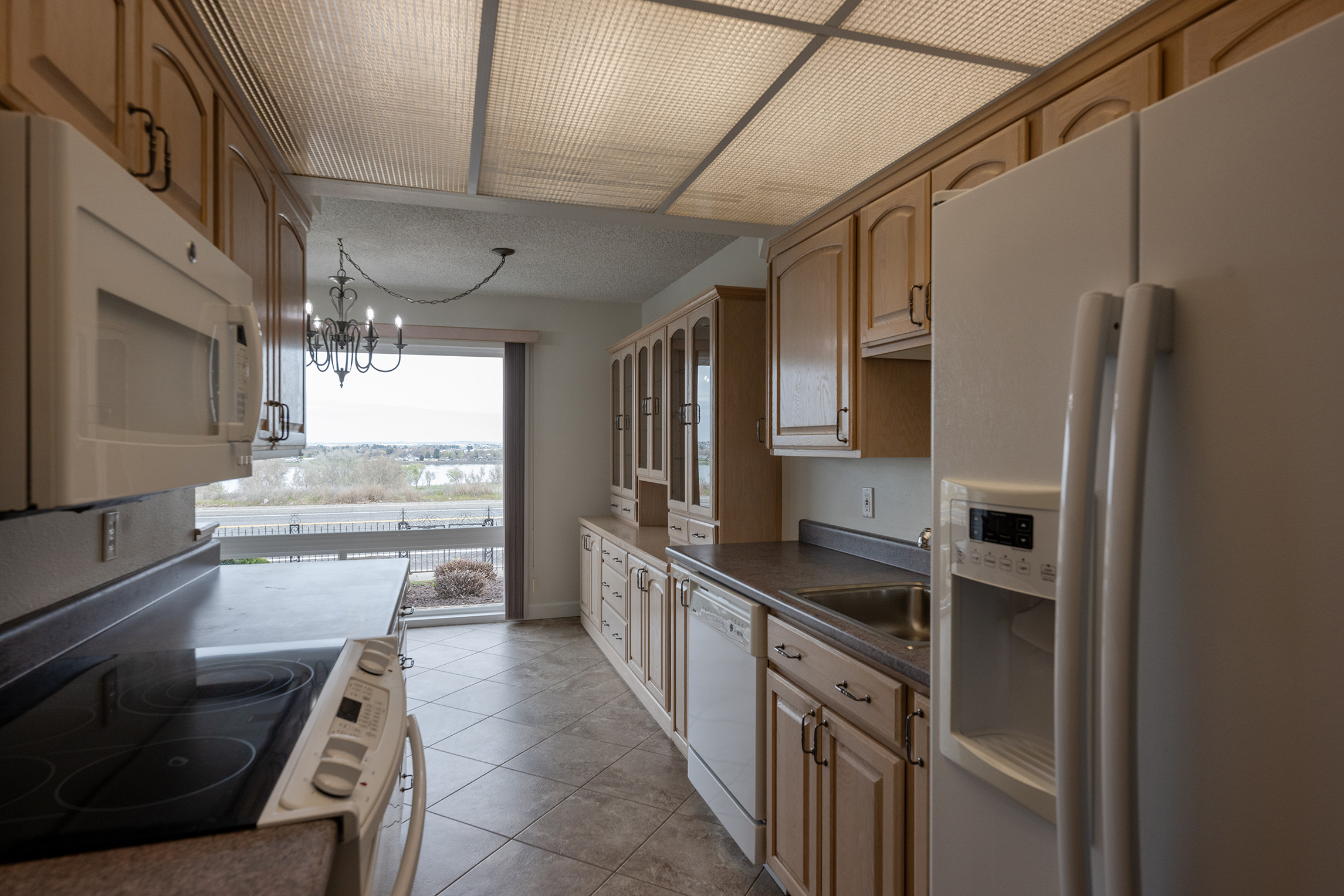  Situated along the Columbia River with breathtaking, one-of-a-kind 180-views - 物件實景