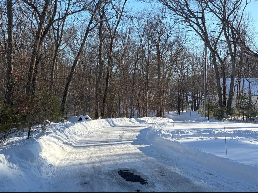 Northbridge, Massachusetts, 01588, United States, 4 Bedrooms Bedrooms, ,2 BathroomsBathrooms,Residential,For Sale,2015326