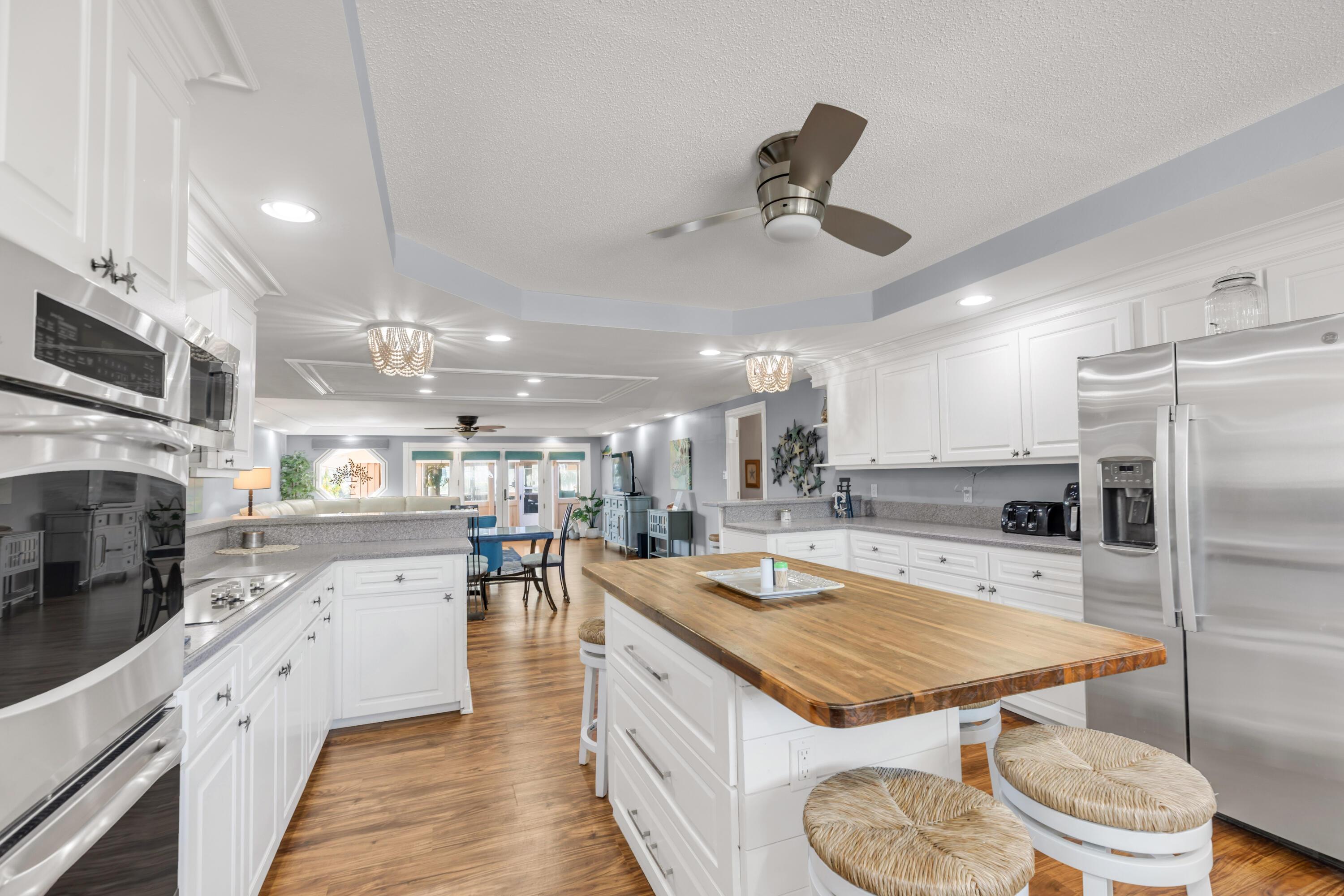 Destin, Florida, 32541, United States, 6 Bedrooms Bedrooms, ,6 BathroomsBathrooms,Residential,For Sale,1996385
