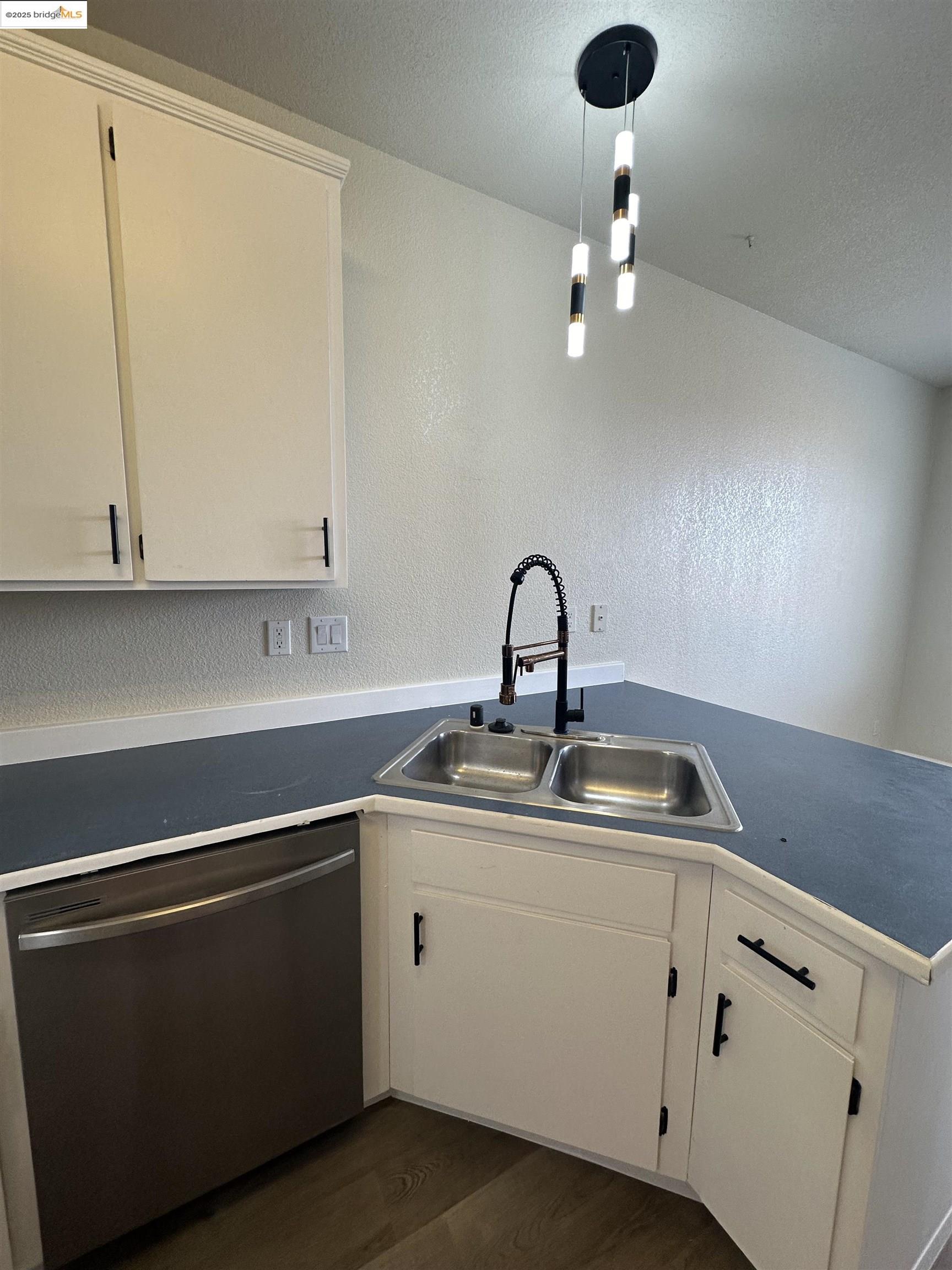Vallejo, California, 94591, United States, ,Residential,For Sale,1940570