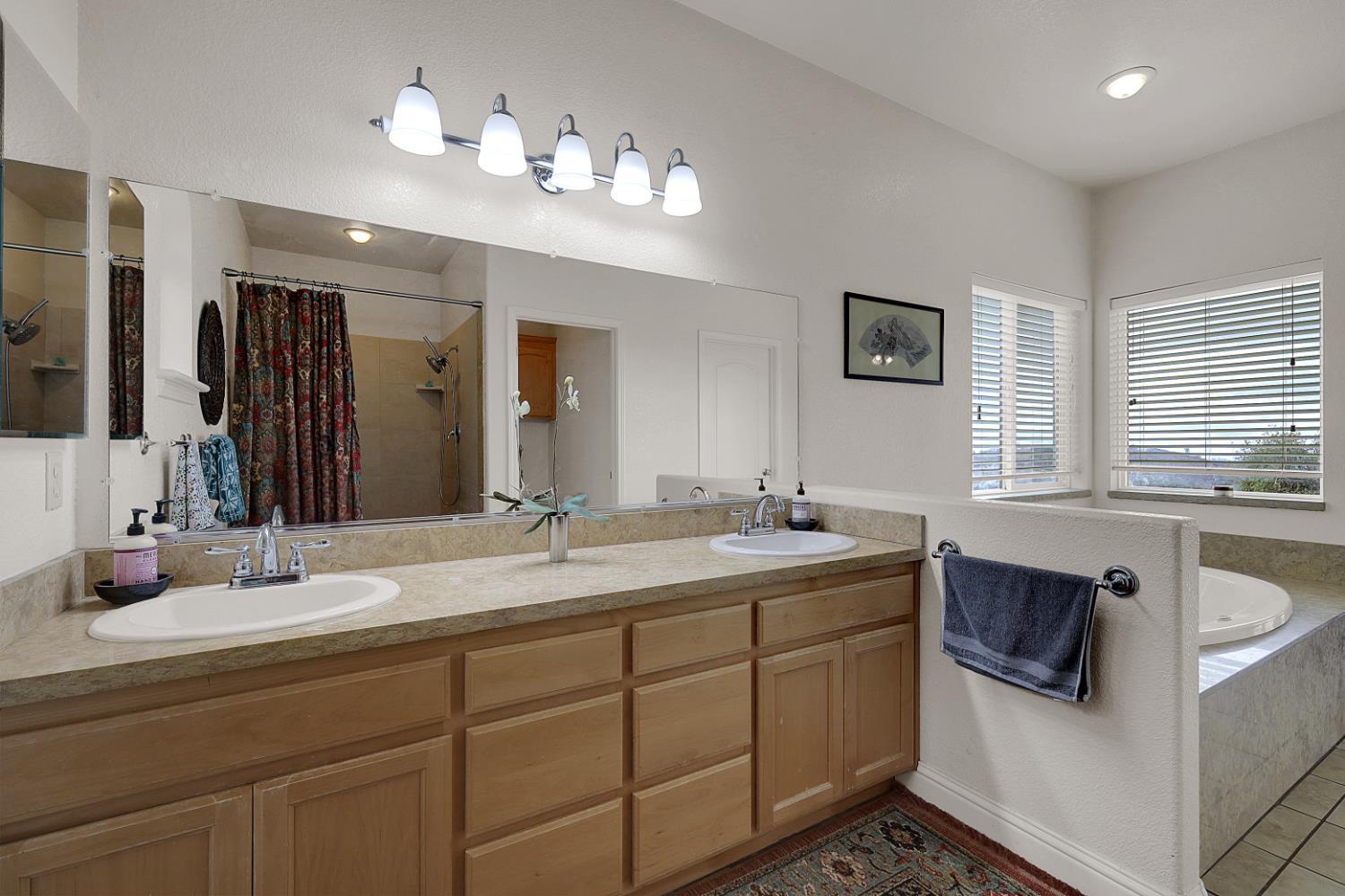 Browns Valley, California, 95918, United States, 5 Bedrooms Bedrooms, ,4 BathroomsBathrooms,Residential,For Sale,1980583