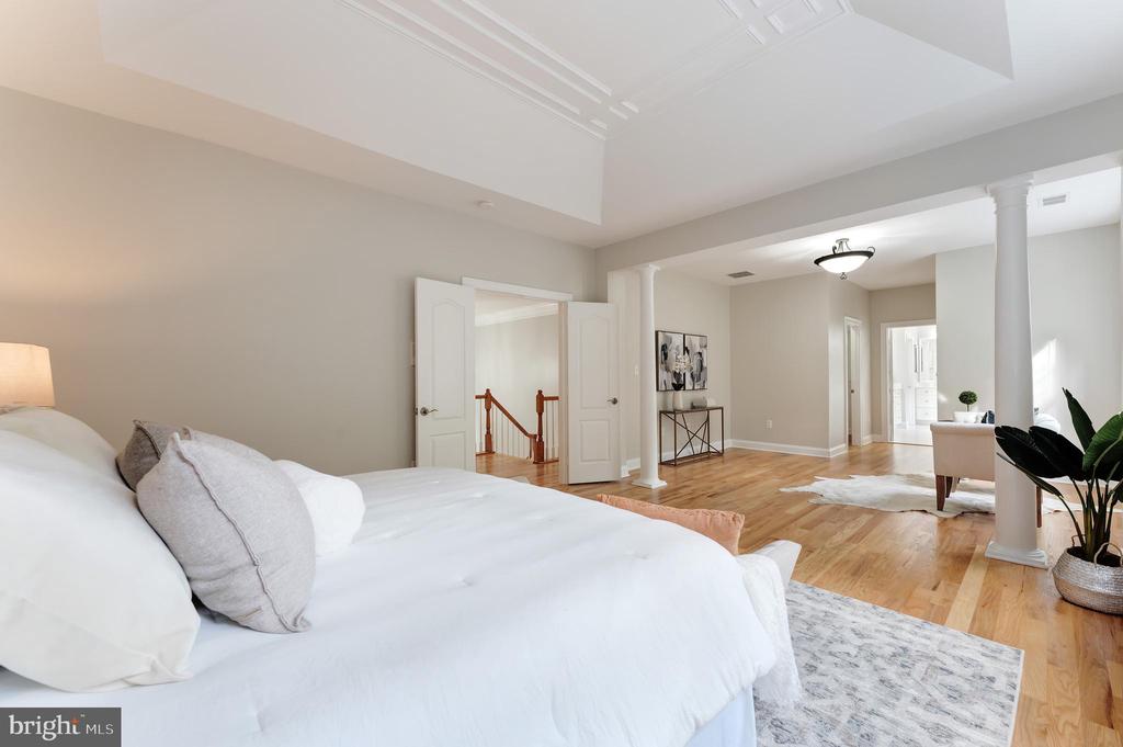 Fairfax, Virginia, 22033, United States, 6 Bedrooms Bedrooms, ,6 BathroomsBathrooms,Residential,For Sale,1973786