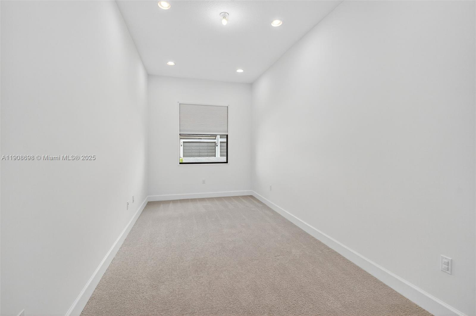 Boynton Beach, Florida, 33473, United States, 3 Bedrooms Bedrooms, ,4 BathroomsBathrooms,Residential,For Sale,1991077