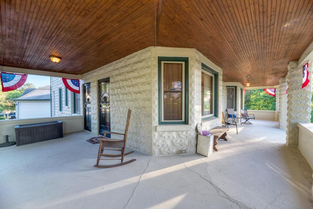 Willow Springs, Illinois, 60480, United States, 6 Bedrooms Bedrooms, ,3 BathroomsBathrooms,Residential,For Sale,1961298