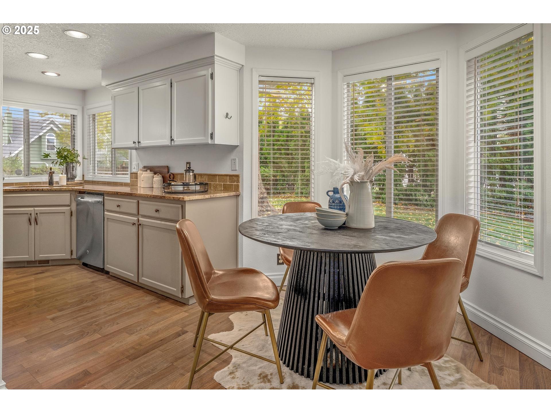 Hillsboro, Oregon, 97124, United States, 3 Bedrooms Bedrooms, ,2 BathroomsBathrooms,Residential,For Sale,1865919