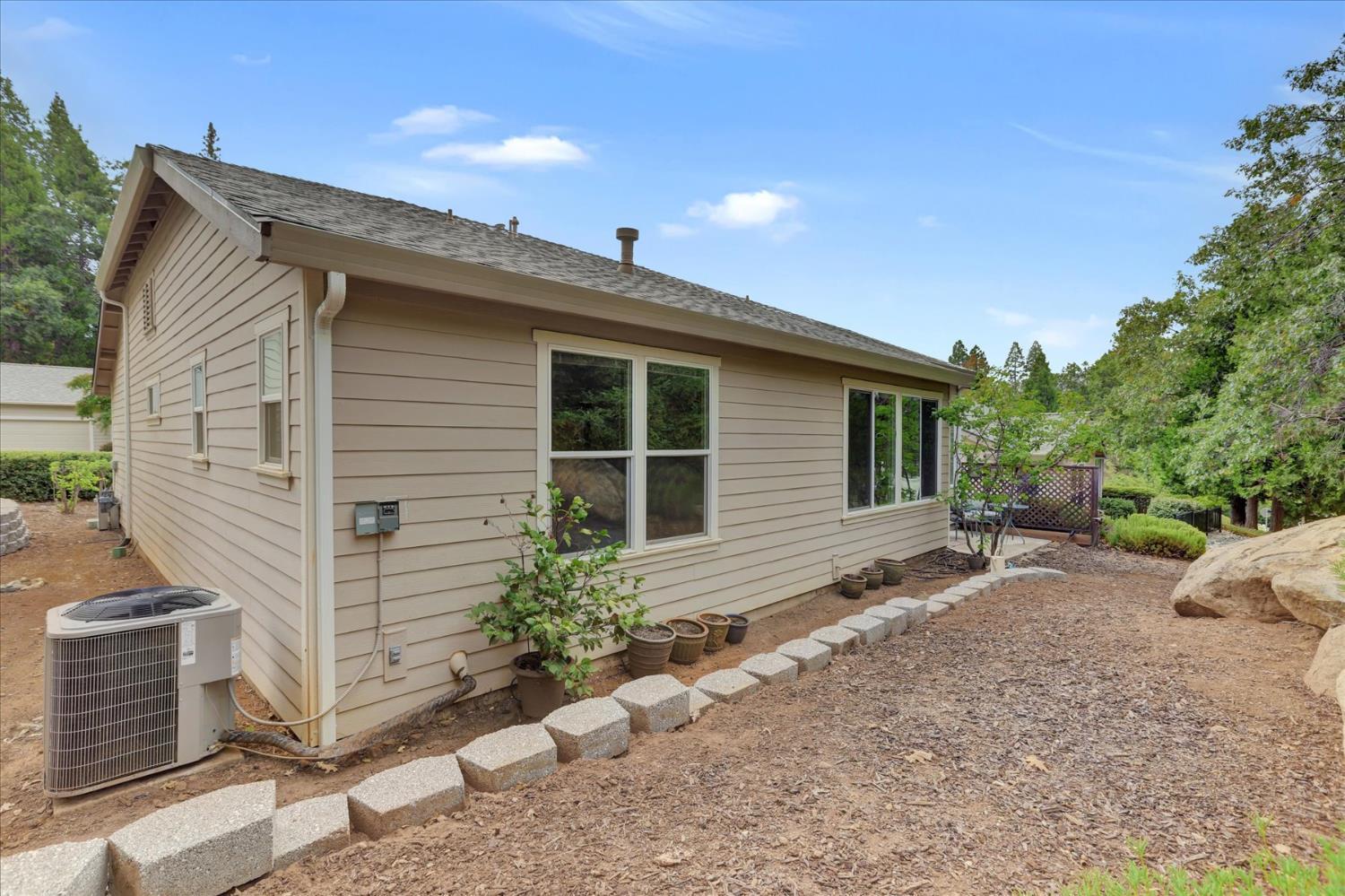 Grass Valley, California, 95945, United States, 2 Bedrooms Bedrooms, ,2 BathroomsBathrooms,Residential,For Sale,1990236