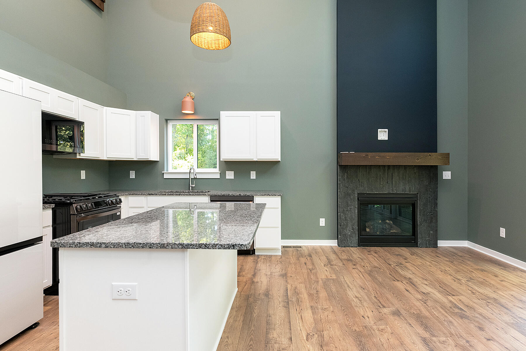 Grass Lake, Michigan, 49240, United States, 2 Bedrooms Bedrooms, ,2 BathroomsBathrooms,Residential,For Sale,2009082