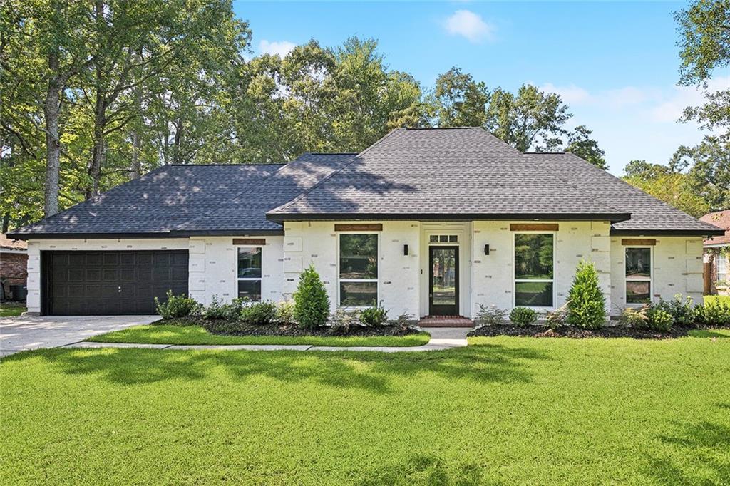 Mandeville, Louisiana, 70471, United States, 5 Bedrooms Bedrooms, ,3 BathroomsBathrooms,Residential,For Sale,1947067