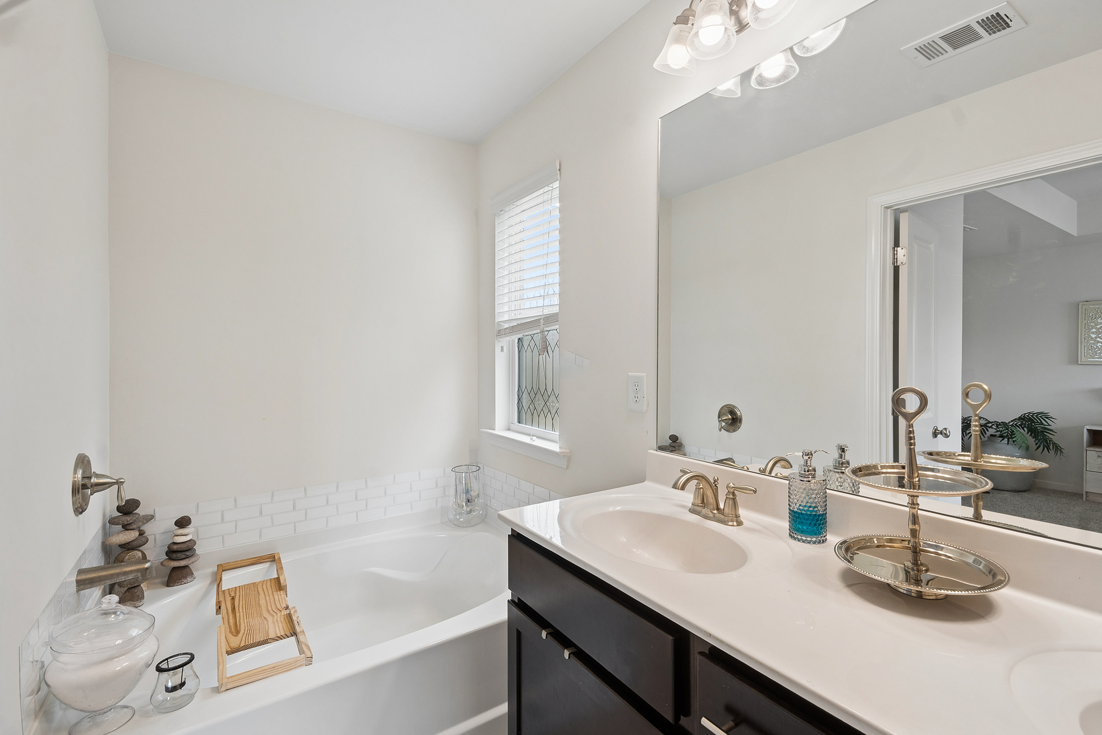  Beautiful End-Unit Townhome at Belmont Hills - 物件實景