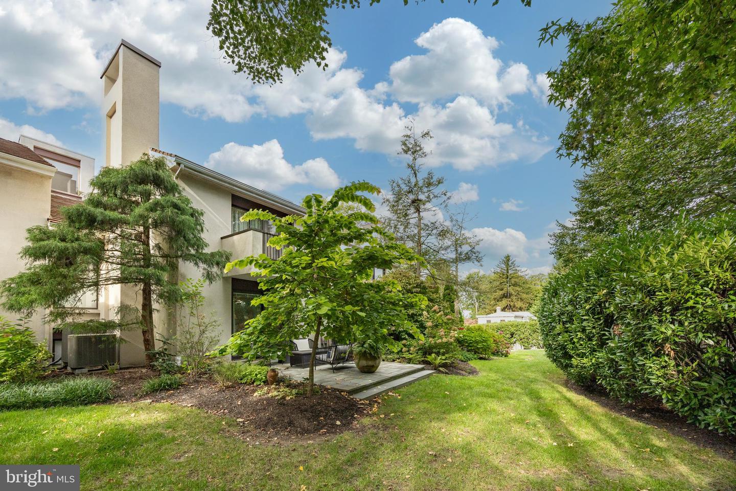 DEVON, Pennsylvania, 19333, United States, 2 Bedrooms Bedrooms, ,3 BathroomsBathrooms,Residential,For Sale,1980248