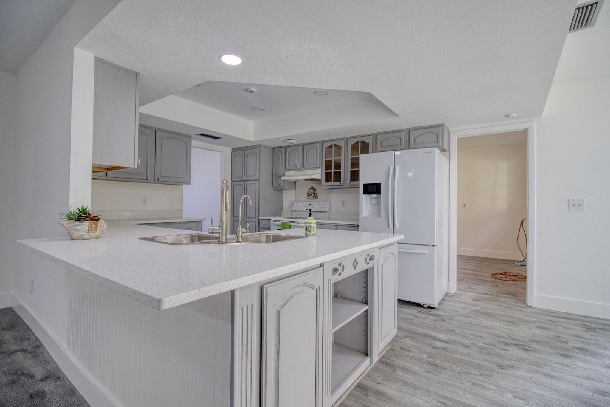 Tampa, Florida, 33613, United States, 4 Bedrooms Bedrooms, ,1 BathroomBathrooms,Residential,For Sale,2006363