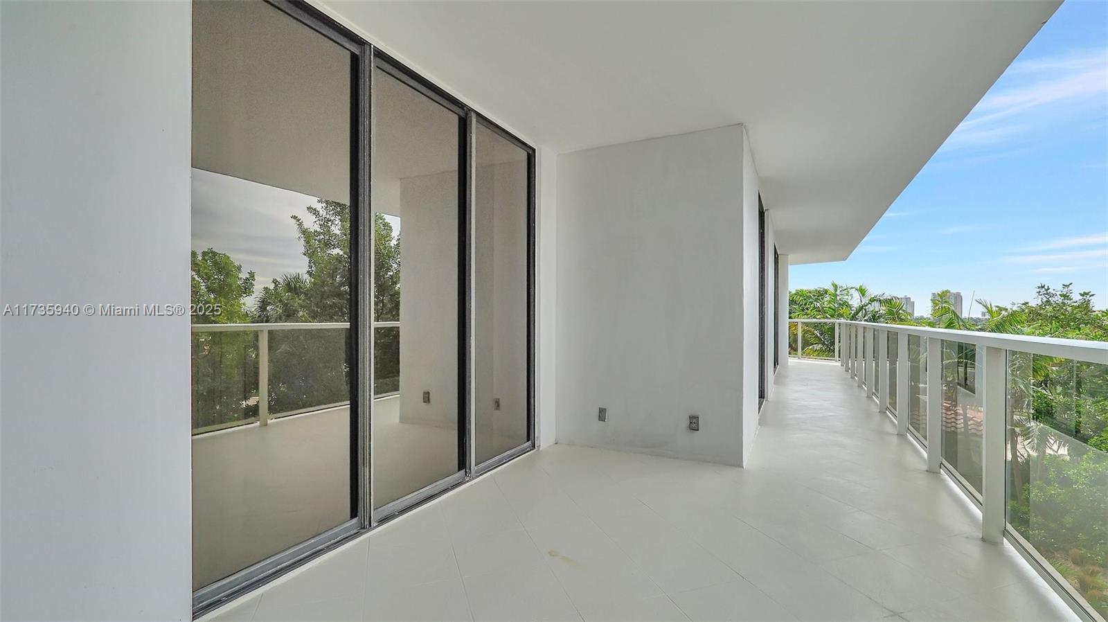 Aventura, Florida, 33180, United States, 3 Bedrooms Bedrooms, ,3 BathroomsBathrooms,Residential,For Sale,1696831