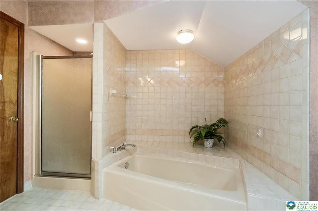 New Tripoli, Pennsylvania, 18066-2432, United States, 3 Bedrooms Bedrooms, ,3 BathroomsBathrooms,Residential,For Sale,1945015