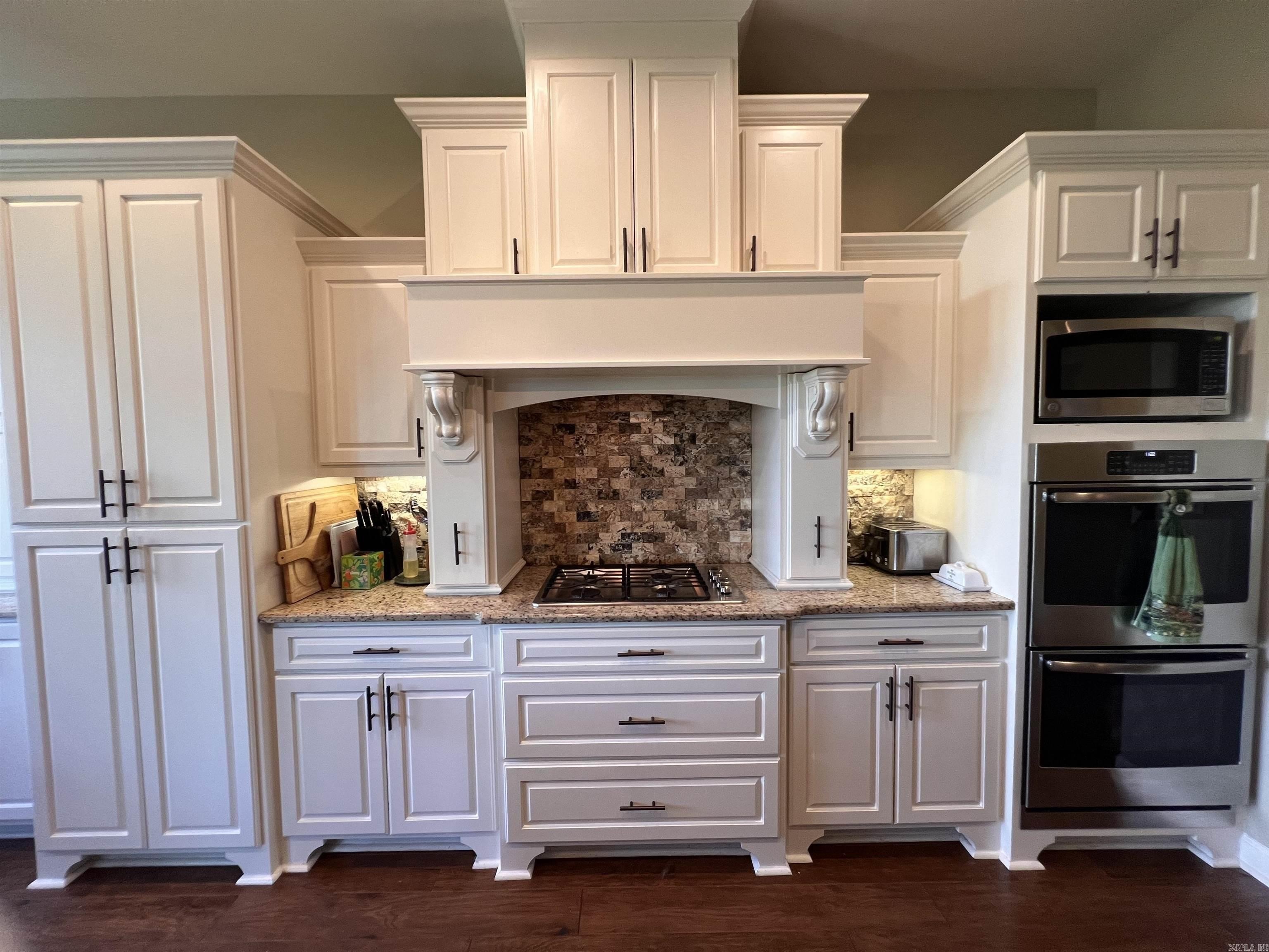 Hot Springs, Arkansas, 71913, United States, 3 Bedrooms Bedrooms, ,3 BathroomsBathrooms,Residential,For Sale,1976234