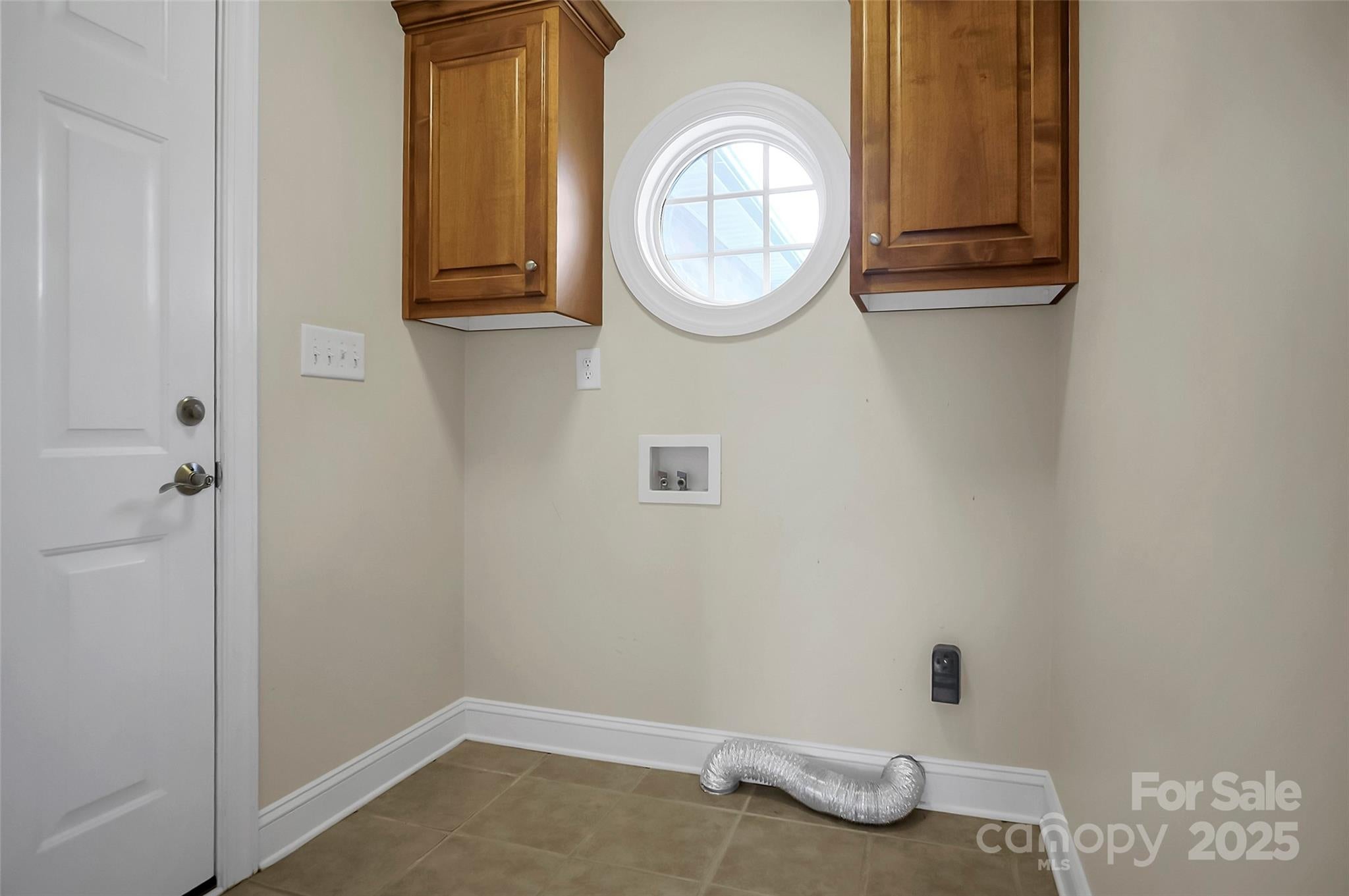 Cherryville, North Carolina, 28021, United States, 3 Bedrooms Bedrooms, ,3 BathroomsBathrooms,Residential,For Sale,1885225