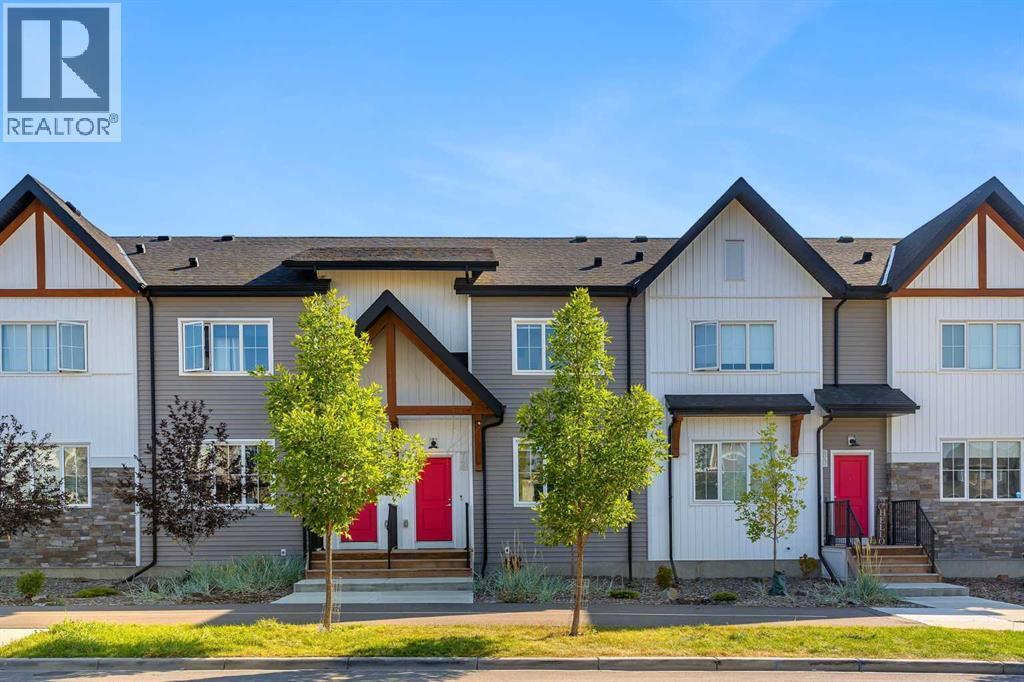 CALGARY, Alberta, T2X 4R1, CA, 3 Bedrooms Bedrooms, ,2 BathroomsBathrooms,Residential,For Sale,1949182