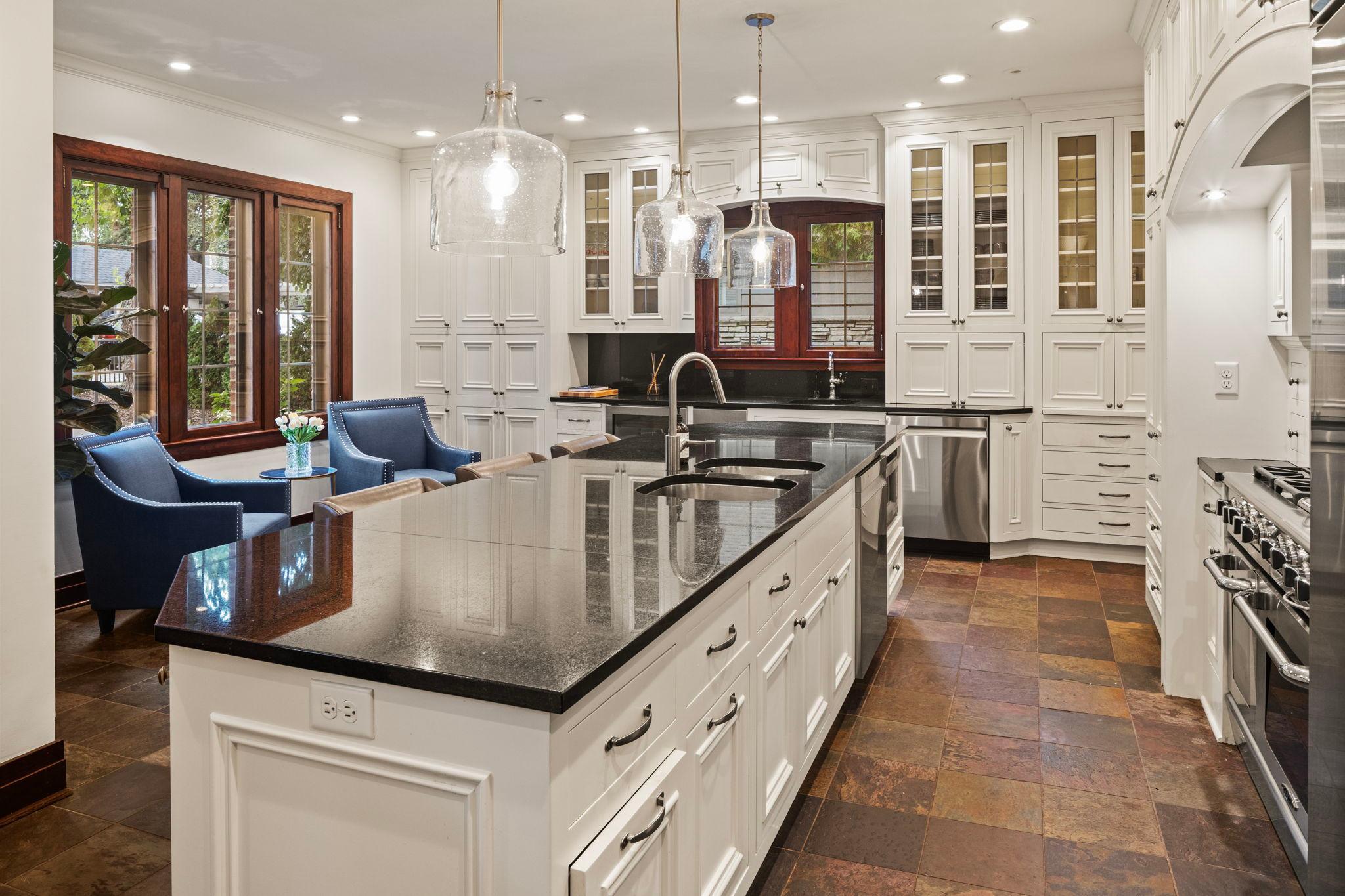 Minneapolis, Minnesota, 55416, United States, 5 Bedrooms Bedrooms, ,4 BathroomsBathrooms,Residential,For Sale,1907666