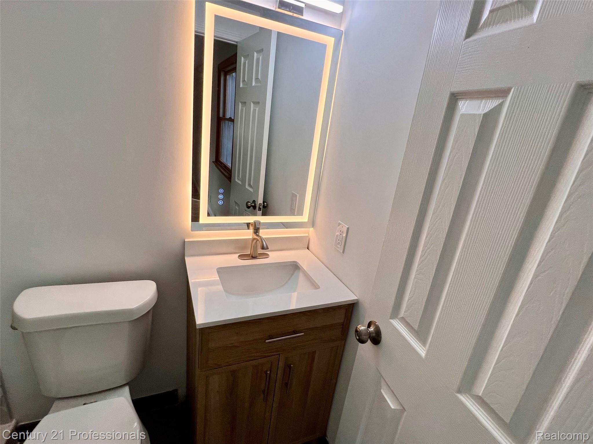 Plymouth, Michigan, 48170, United States, 5 Bedrooms Bedrooms, ,3 BathroomsBathrooms,Residential,For Sale,1982882