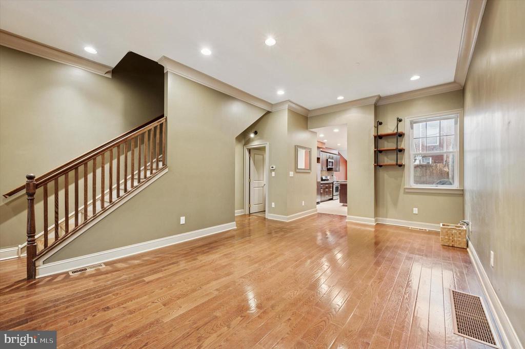 Philadelphia, Pennsylvania, 19125, United States, 4 Bedrooms Bedrooms, ,3 BathroomsBathrooms,Residential,For Sale,1836902