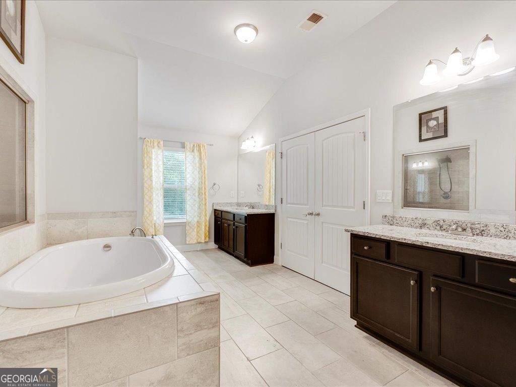 Locust Grove, Georgia, 30248, United States, 5 Bedrooms Bedrooms, ,4 BathroomsBathrooms,Residential,For Sale,1903233