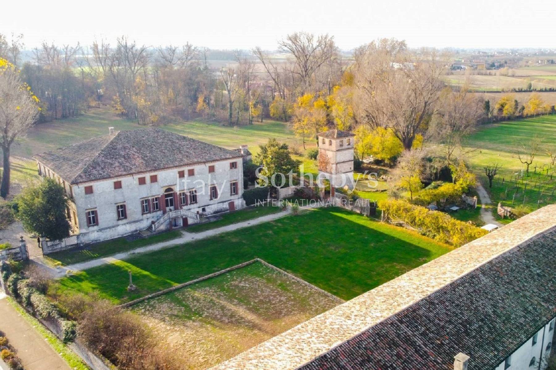  Venetian Renaissance Villa with frescoes and tower, barchessa and outbuildings - 物件實景