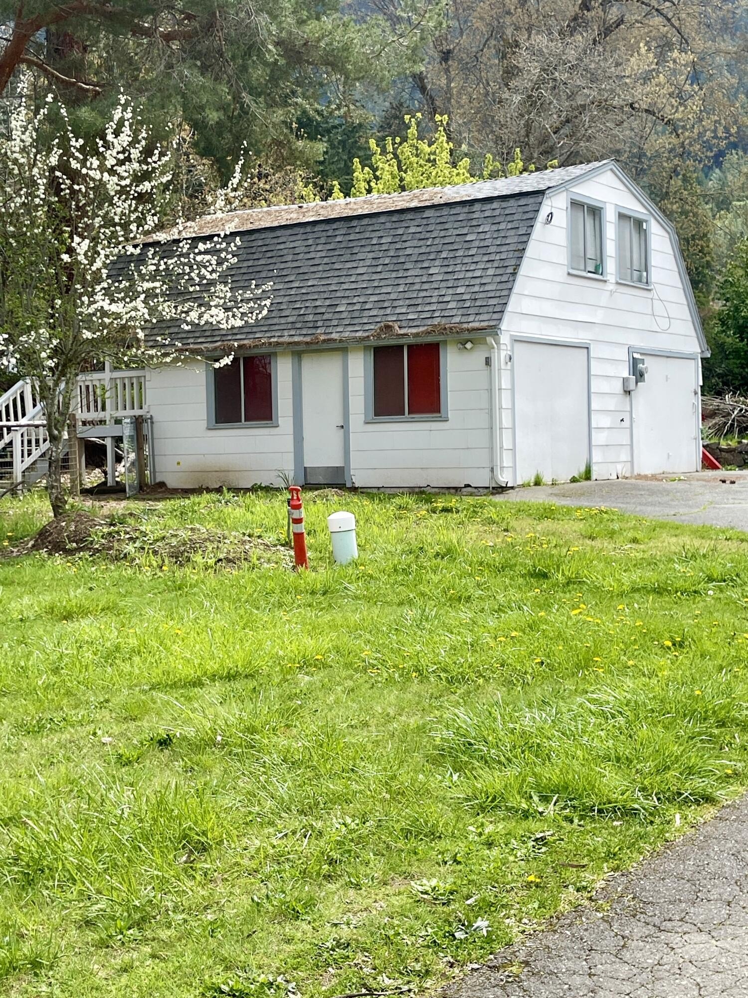 Grants Pass, Oregon, 97527, United States, 4 Bedrooms Bedrooms, ,3 BathroomsBathrooms,Residential,For Sale,1984338