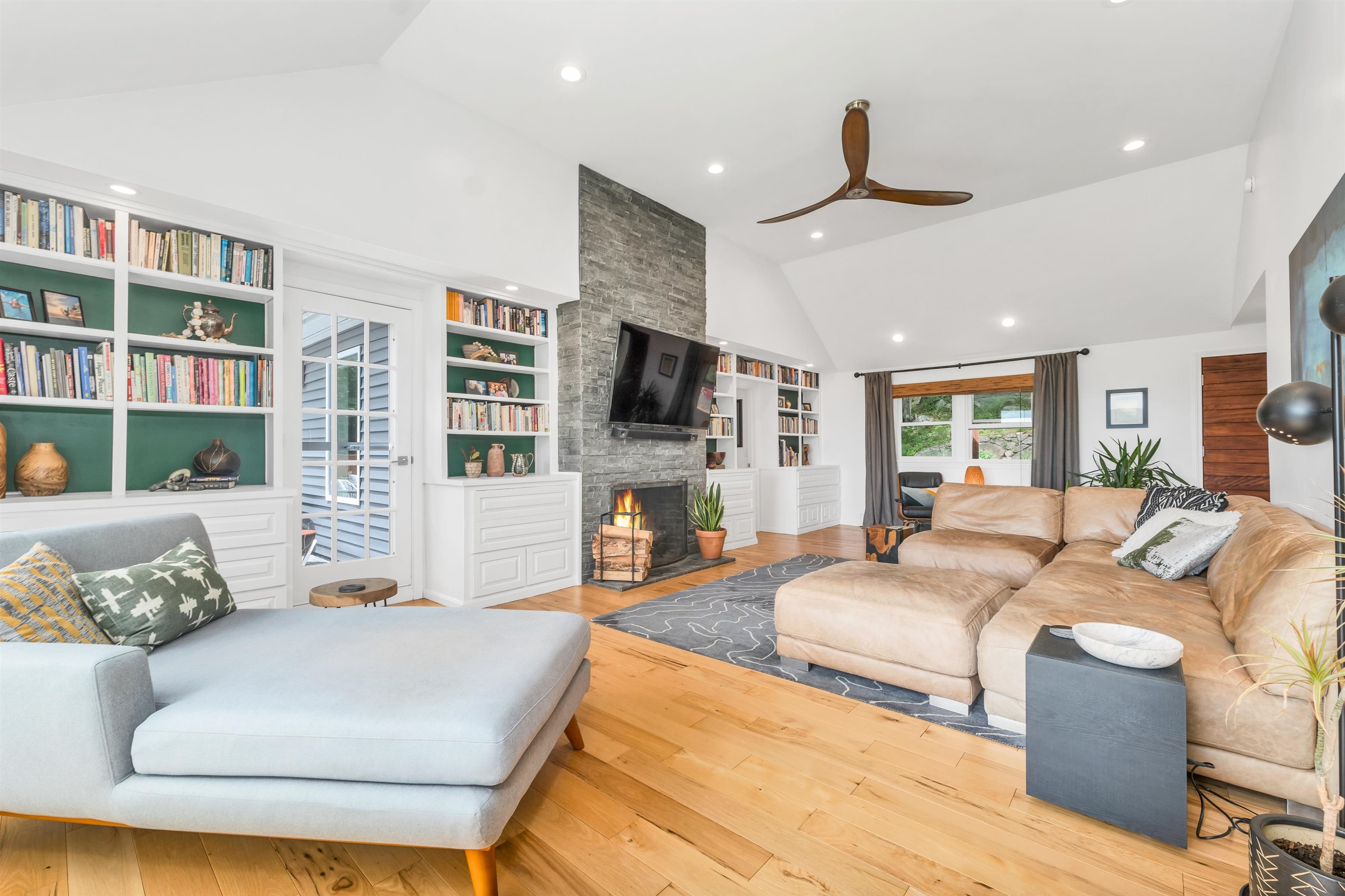Meredith, New Hampshire, 03253, United States, 3 Bedrooms Bedrooms, ,2 BathroomsBathrooms,Residential,For Sale,1901230