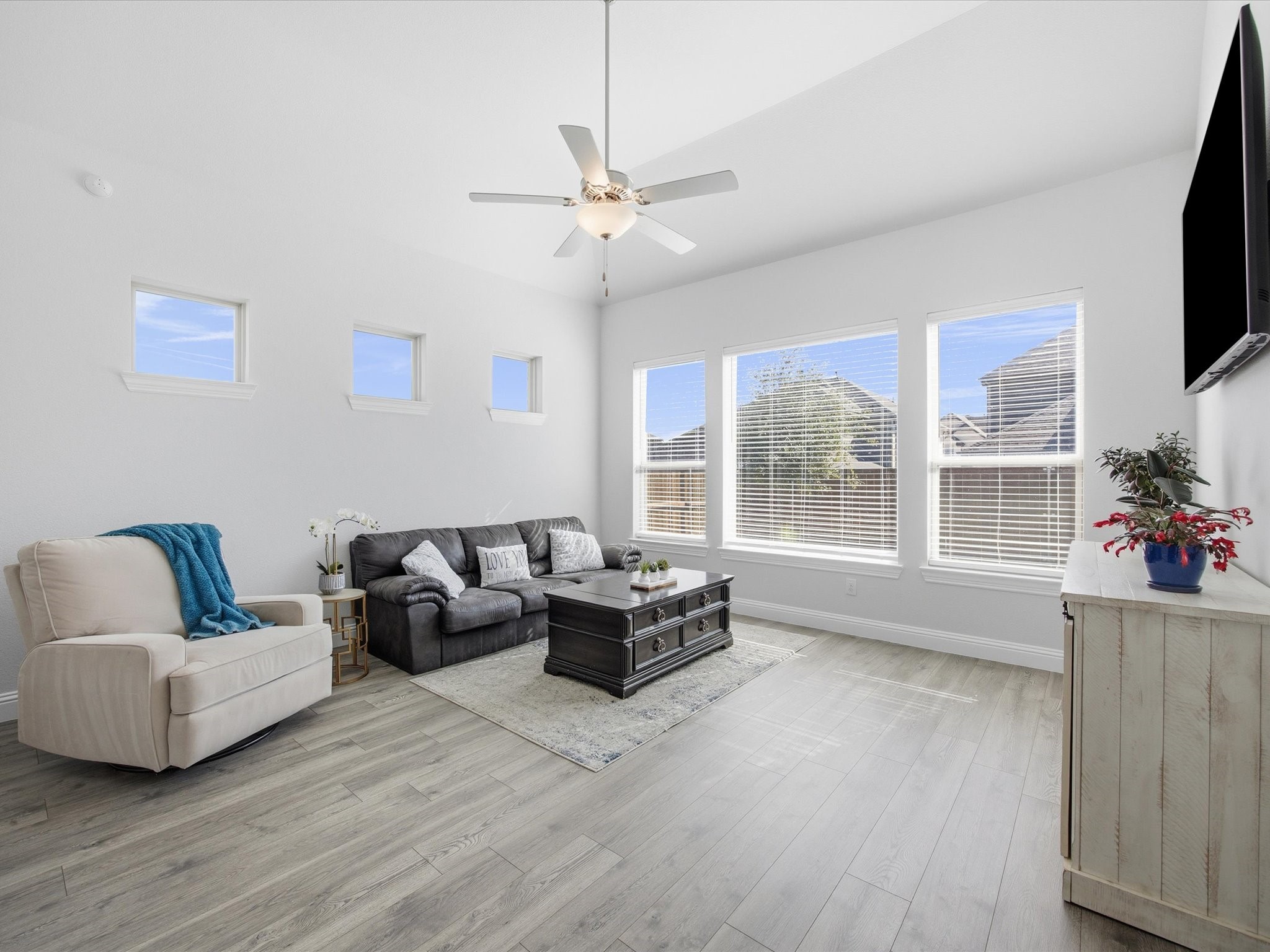 Celina, Texas, 75009, United States, 4 Bedrooms Bedrooms, ,3 BathroomsBathrooms,Residential,For Sale,1988975