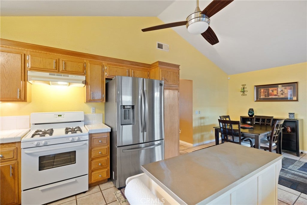 Moreno Valley, California, 92557, United States, 3 Bedrooms Bedrooms, ,2 BathroomsBathrooms,Residential,For Sale,1974042