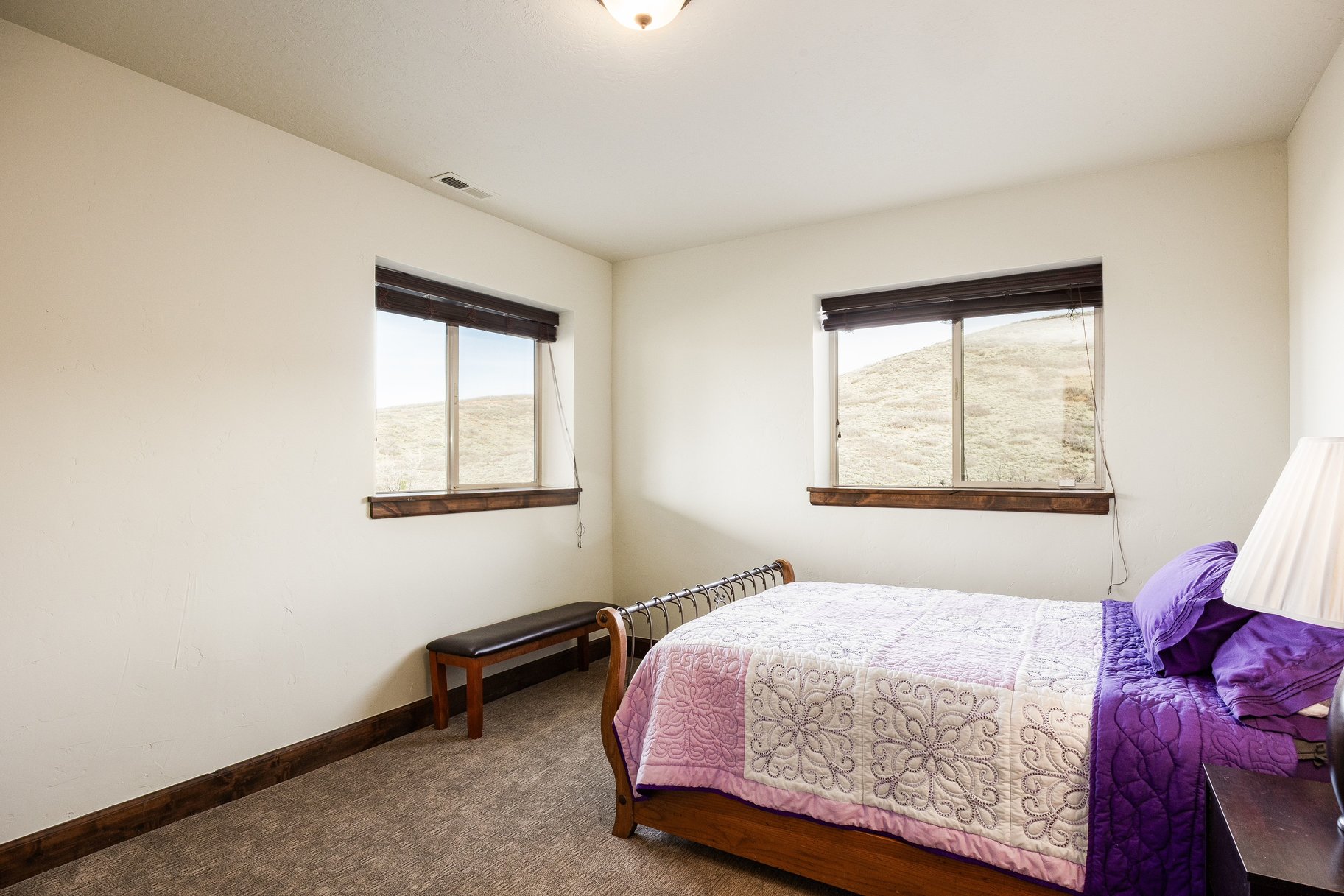  The Ultimate Multi-Generational Mountain Retreat Backing to 500 Acres of Open Sp - 物件實景
