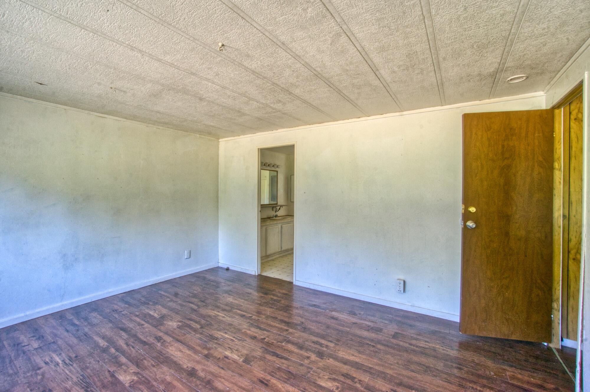 Grants Pass, Oregon, 97526, United States, 3 Bedrooms Bedrooms, ,2 BathroomsBathrooms,Residential,For Sale,1982829