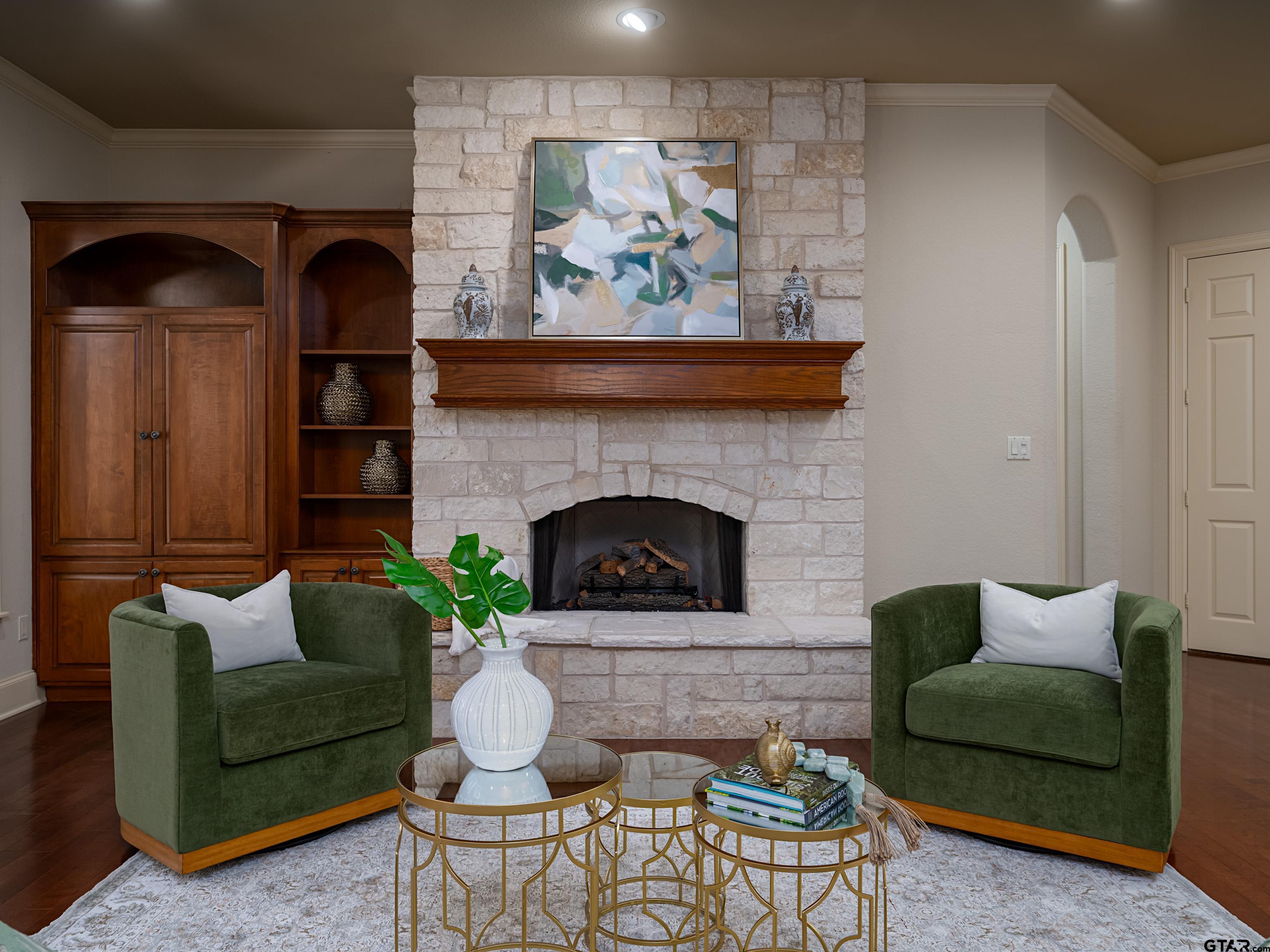 Tyler, Texas, 75703, United States, 4 Bedrooms Bedrooms, ,4 BathroomsBathrooms,Residential,For Sale,1970212