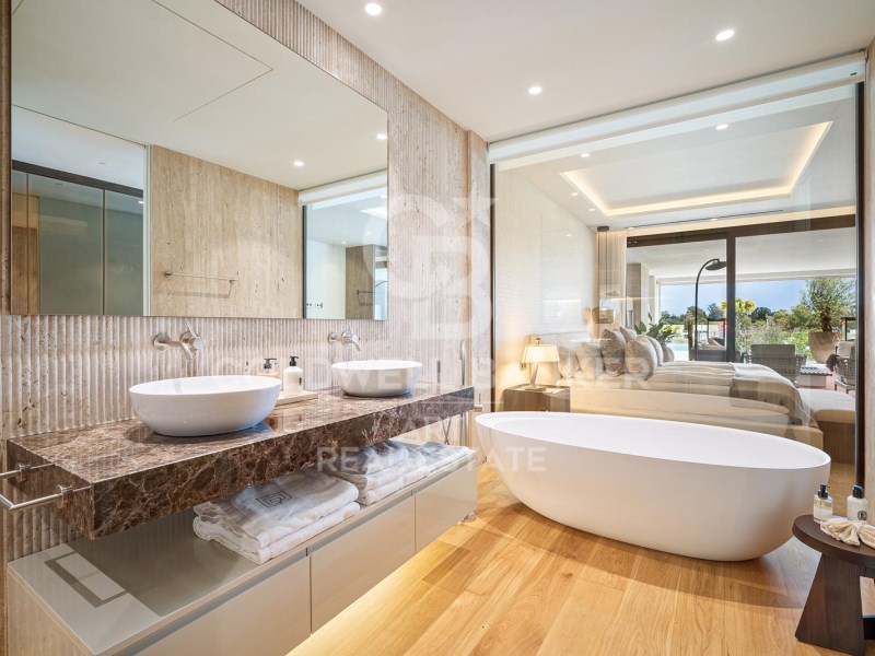 Marbella, Andalusia, ES, 5 Bedrooms Bedrooms, ,5 BathroomsBathrooms,Residential,For Sale,1932954