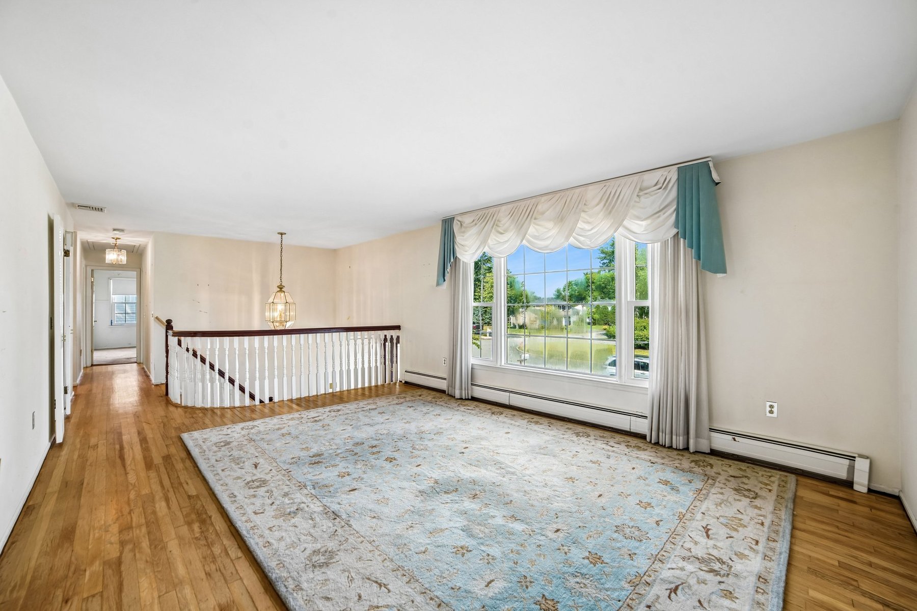  ?Oak Park? Bi-Level Provides Space Location and Long-Term Value - 物件實景