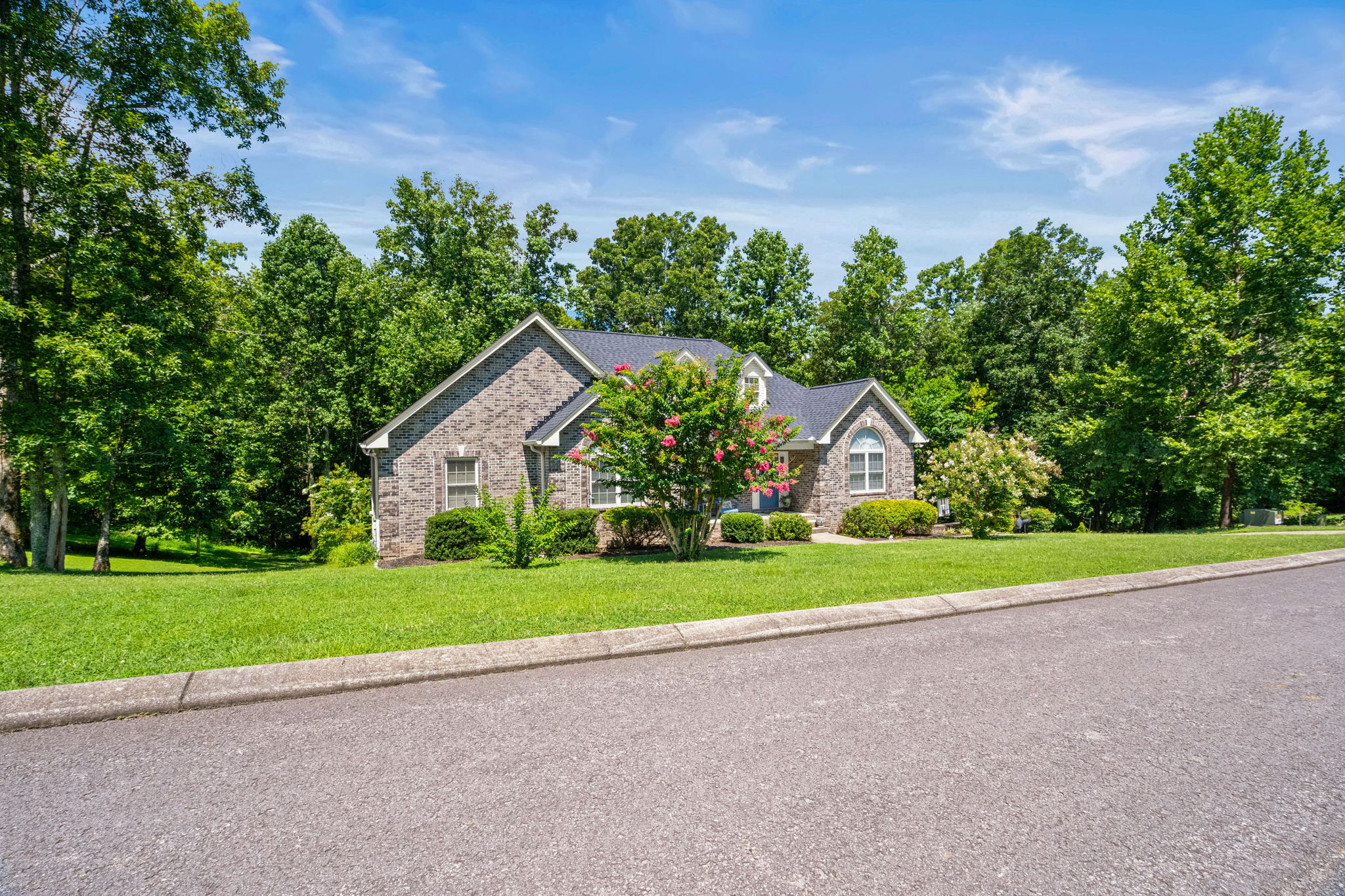 Ashland City, Tennessee, 37015, United States, 3 Bedrooms Bedrooms, ,3 BathroomsBathrooms,Residential,For Sale,1983979